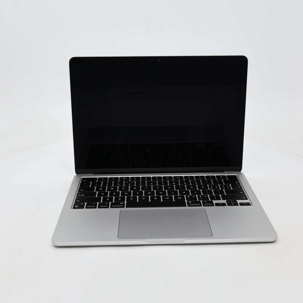 95新 Apple MacBook Air 22年 13寸 M2（8+8核） 8G RAM 256G SSD 銀色