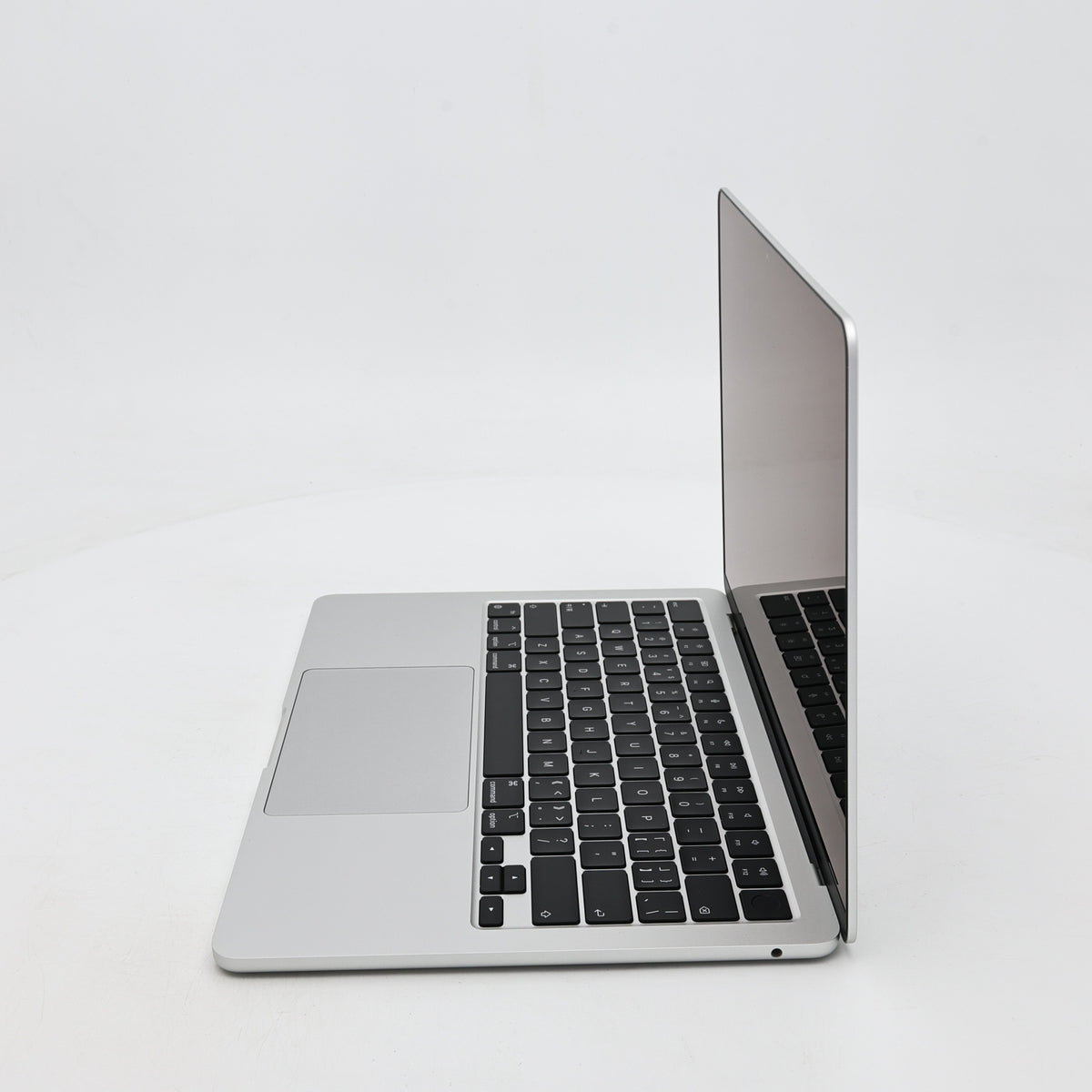 95新 Apple MacBook Air 22年 13寸 M2（8+8核） 8G RAM 256G SSD 銀色
