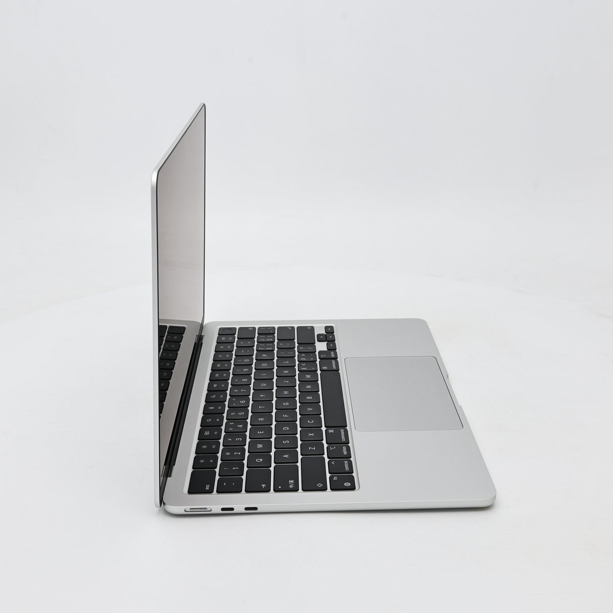 95新 Apple MacBook Air 22年 13寸 M2（8+8核） 8G RAM 256G SSD 銀色