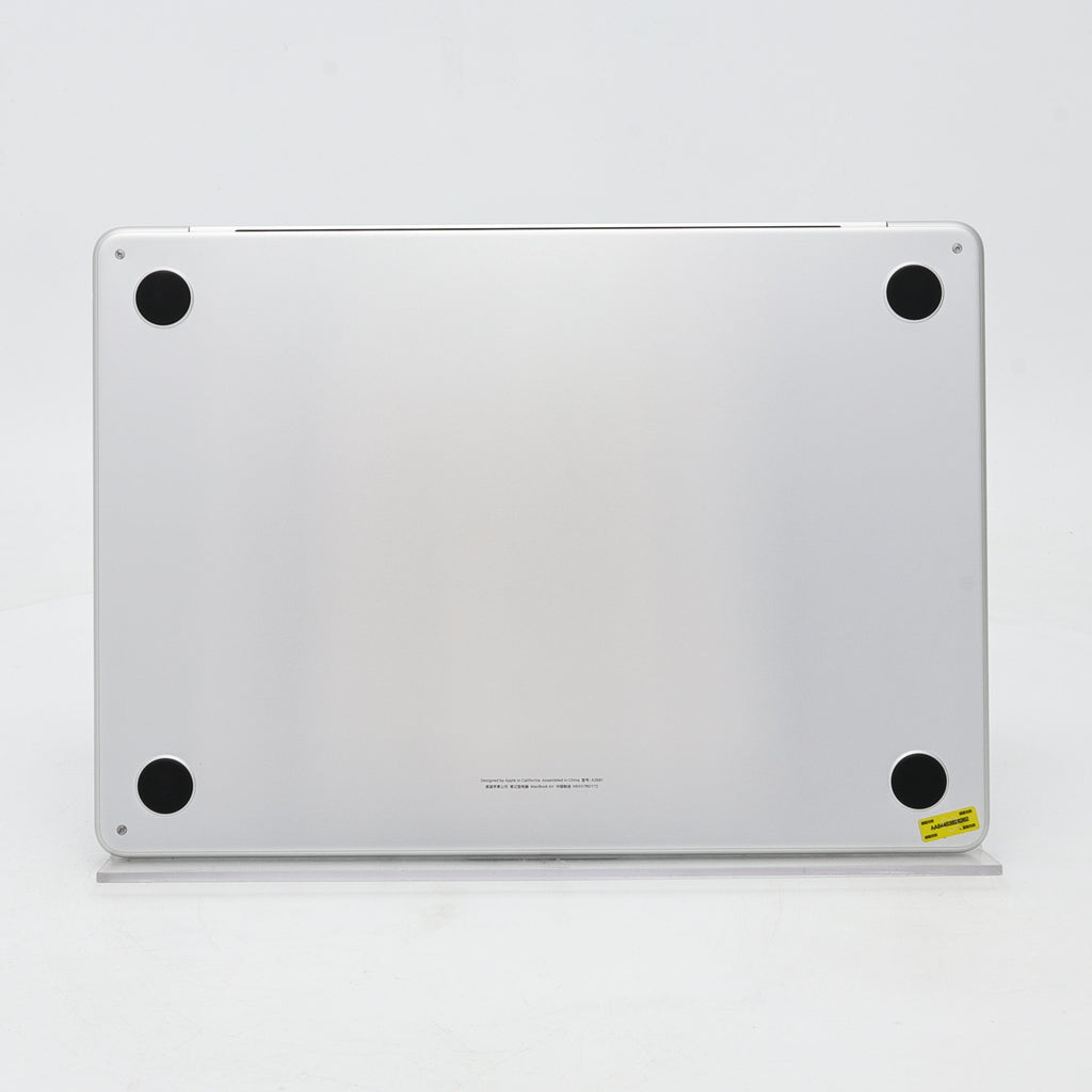 95新 Apple MacBook Air 22年 13寸 M2（8+8核） 8G RAM 256G SSD 銀色