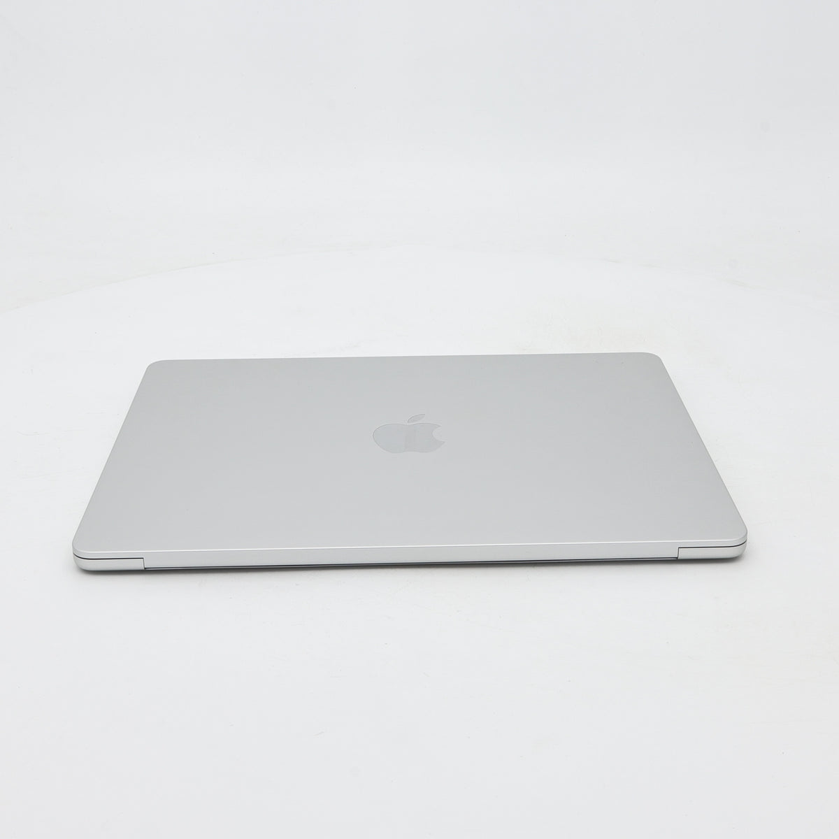 95新 Apple MacBook Air 22年 13寸 M2（8+8核） 8G RAM 256G SSD 銀色