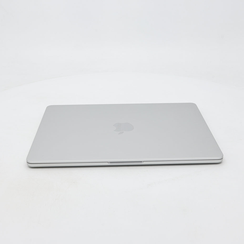 95新 Apple MacBook Air 22年 13寸 M2（8+8核） 8G RAM 256G SSD 銀色