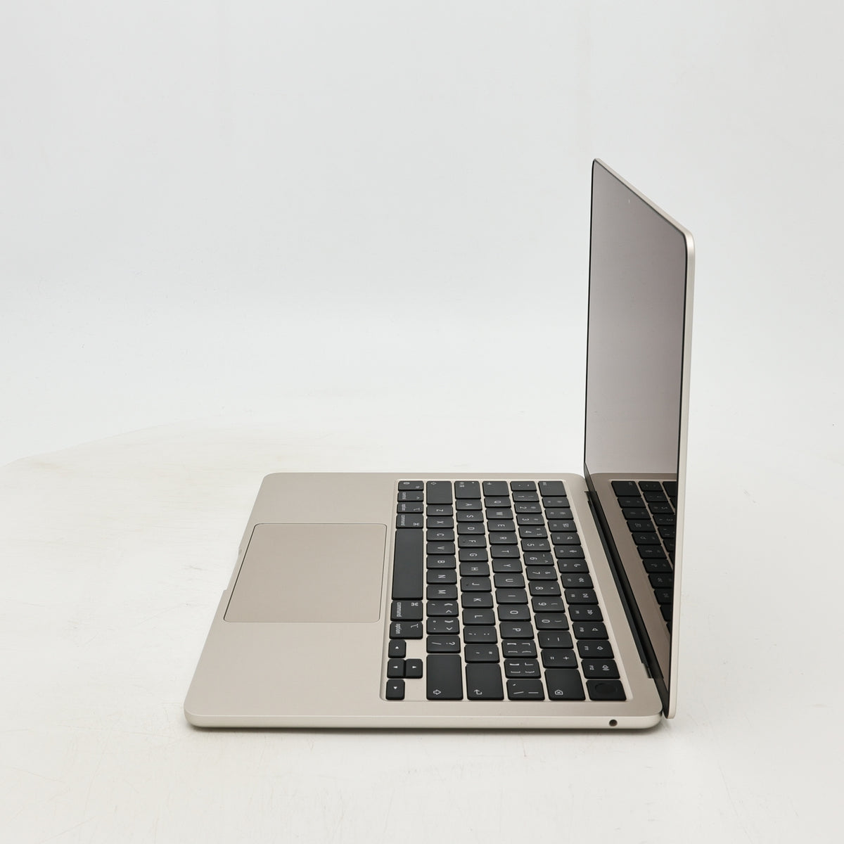 95新 Apple MacBook Air 22年 13寸 M2（8+8核） 8G RAM 256G SSD 星光色