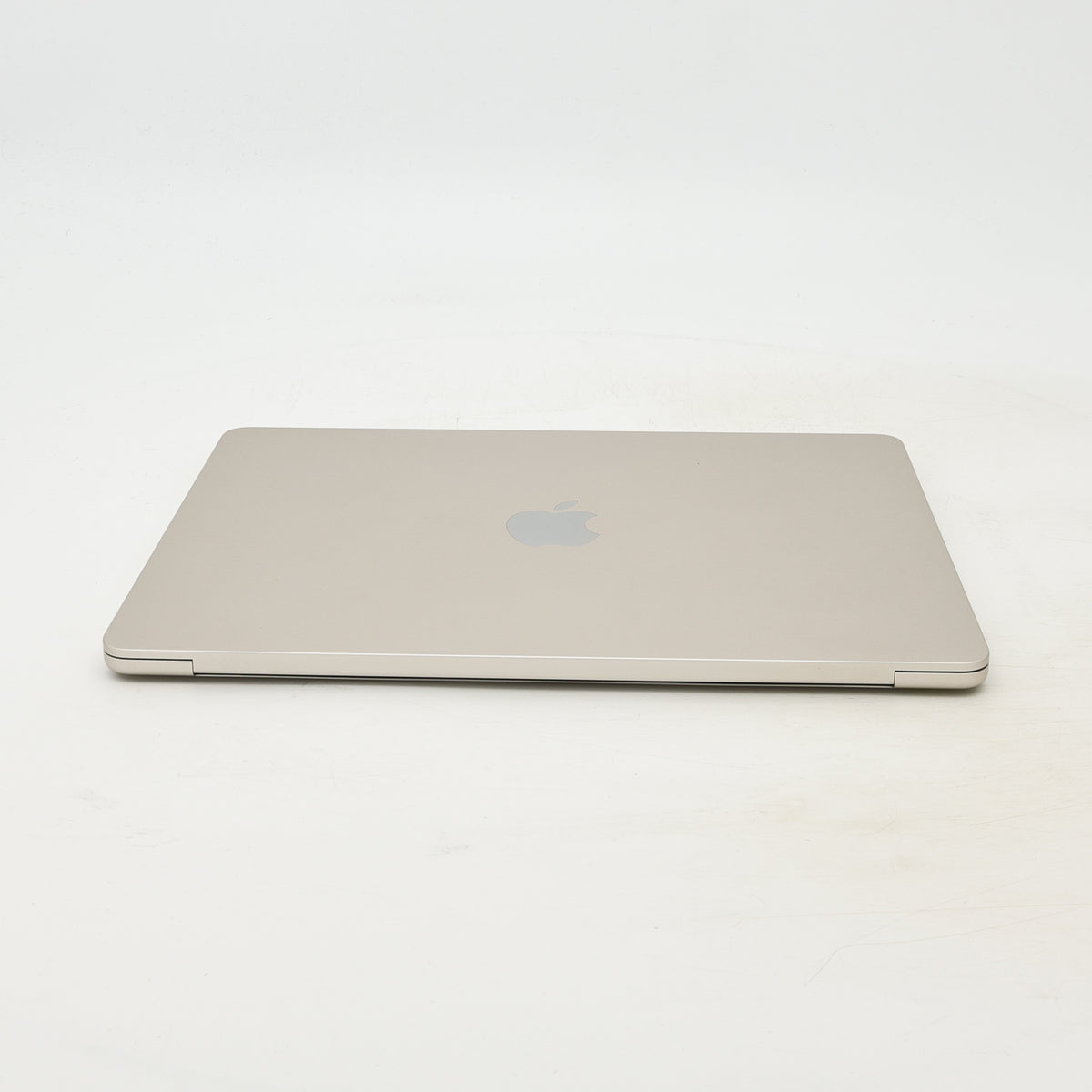 95新 Apple MacBook Air 22年 13寸 M2（8+8核） 8G RAM 256G SSD 星光色