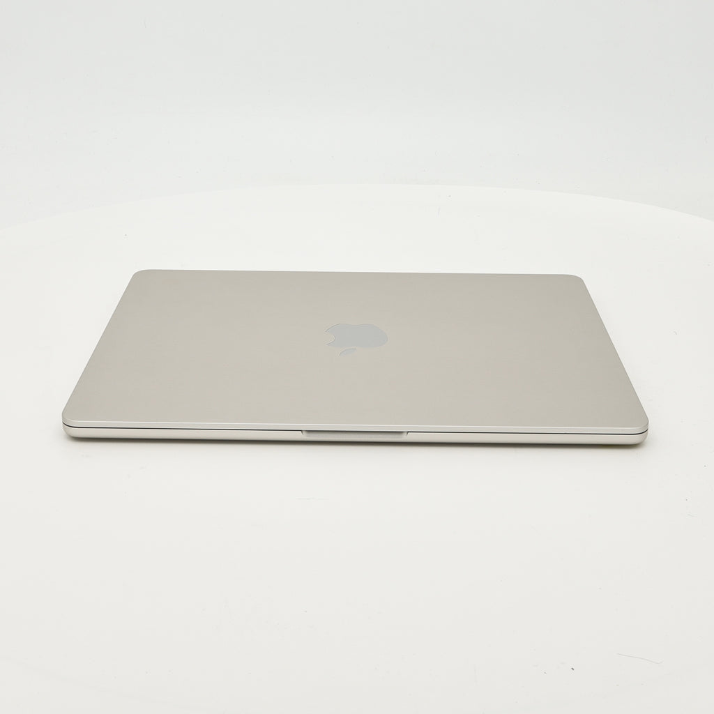 99新 Apple MacBook Air 22年 13寸 M2（8+8核） 16G RAM 256G SSD 星光色