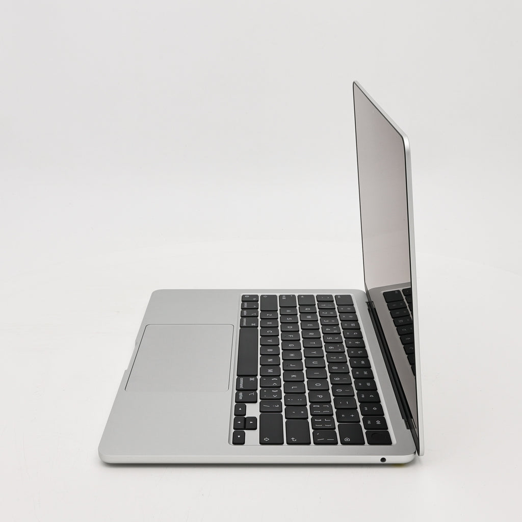 99新 Apple MacBook Air 22年 13寸 M2（8+8核） 8G RAM 256G SSD 銀色