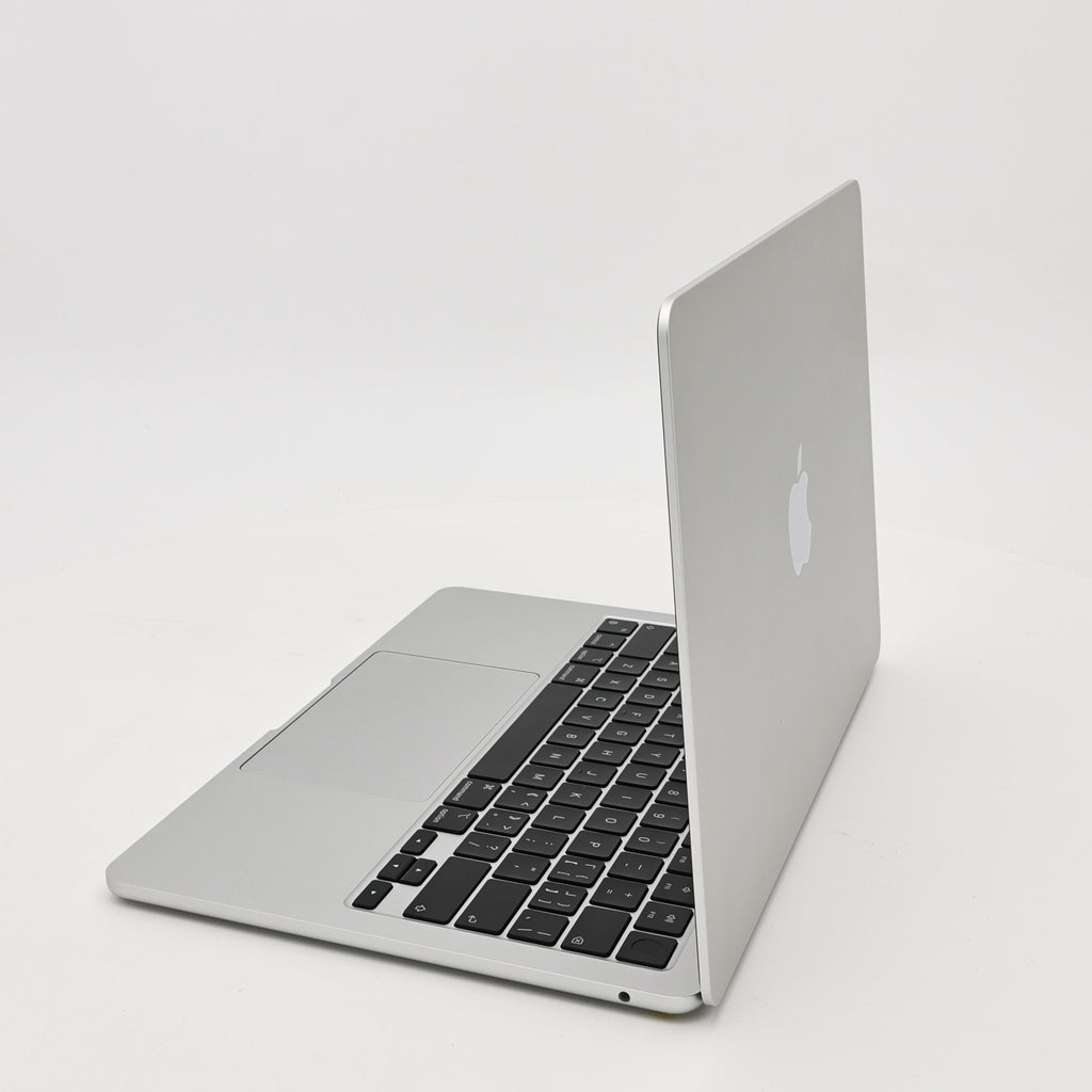 99新 Apple MacBook Air 22年 13寸 M2（8+8核） 8G RAM 256G SSD 銀色