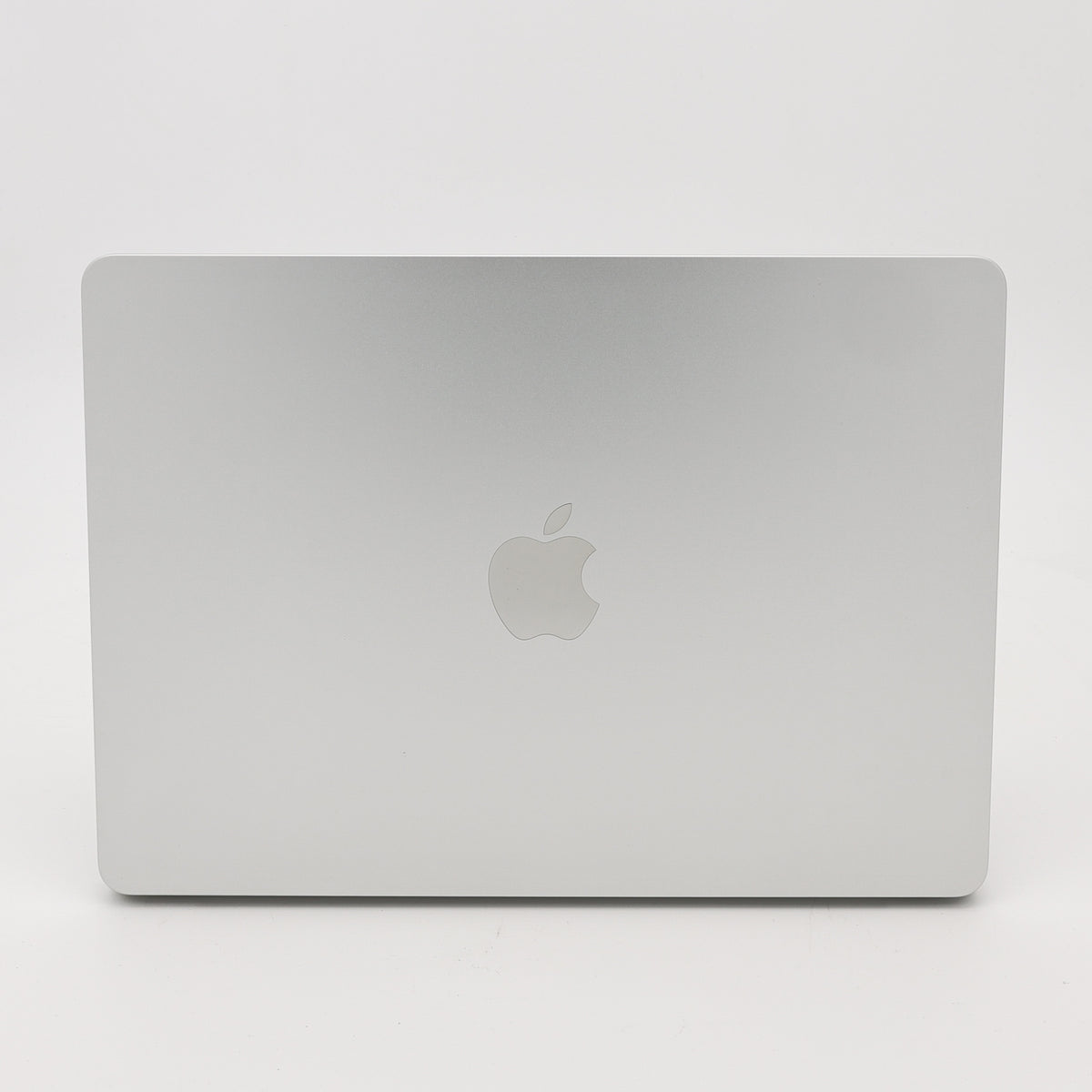 99新 Apple MacBook Air 22年 13寸 M2（8+8核） 8G RAM 256G SSD 銀色