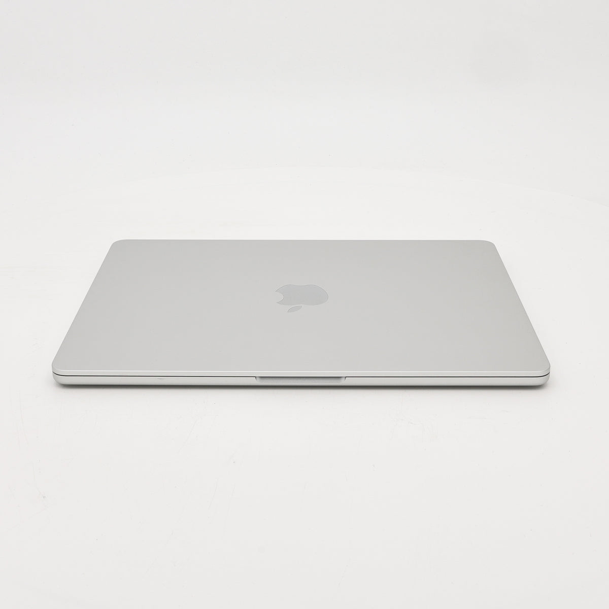 99新 Apple MacBook Air 22年 13寸 M2（8+8核） 8G RAM 256G SSD 銀色