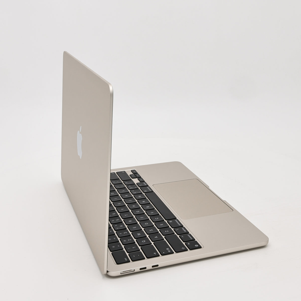 95新 Apple MacBook Air 22年 13寸 M2（8+8核） 8G RAM 256G SSD 星光色