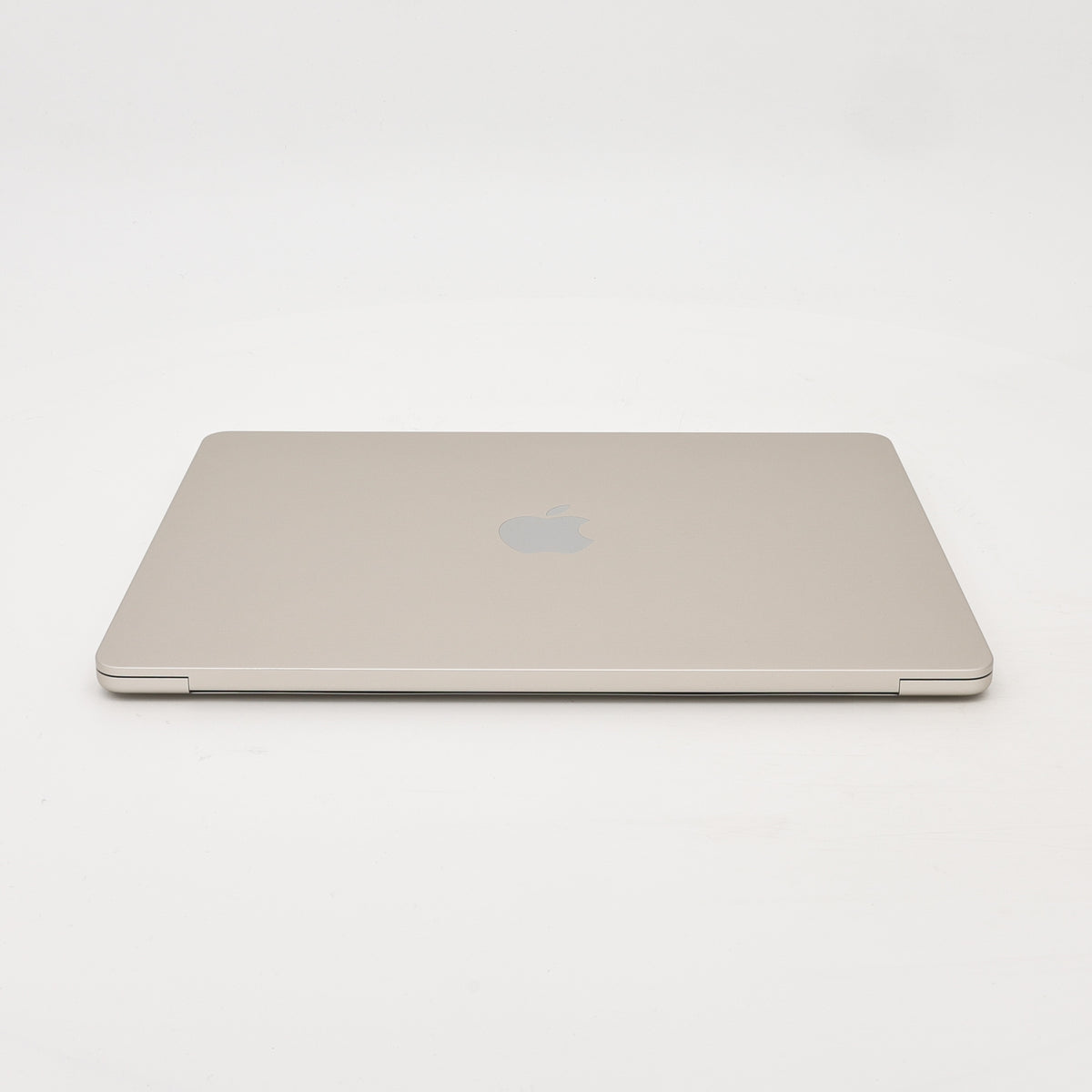 95新 Apple MacBook Air 22年 13寸 M2（8+8核） 8G RAM 256G SSD 星光色