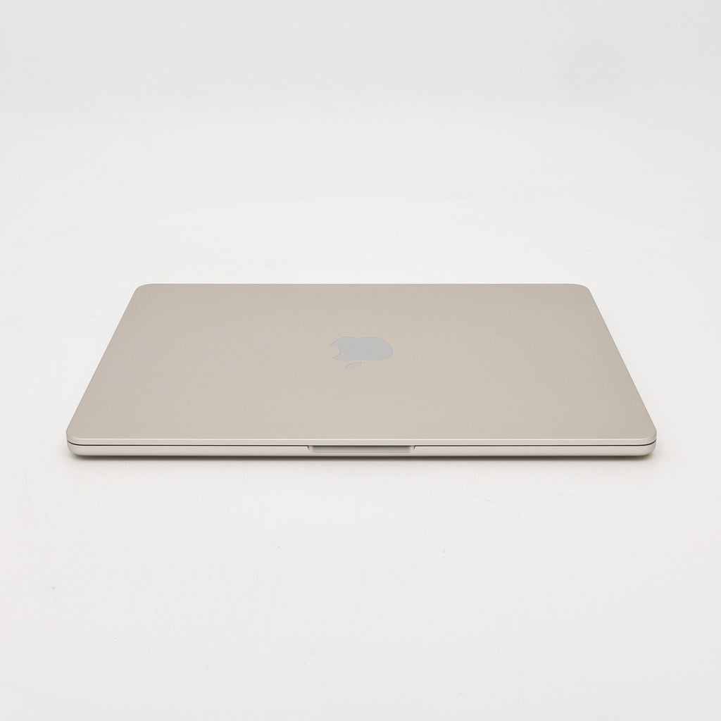 95新 Apple MacBook Air 22年 13寸 M2（8+8核） 8G RAM 256G SSD 星光色
