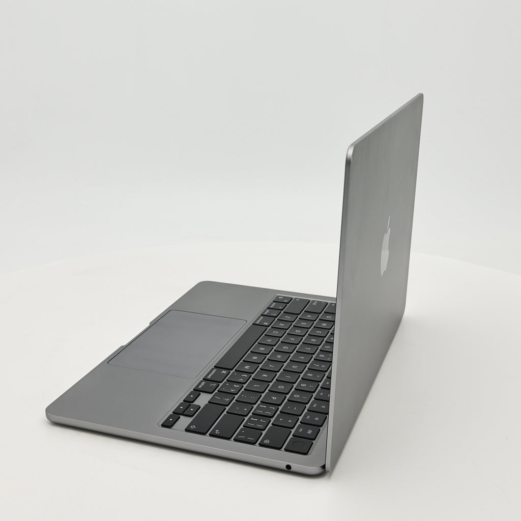 95新 Apple MacBook Air 22年 13寸 M2（8+8核） 8G RAM 256G SSD 深空灰色