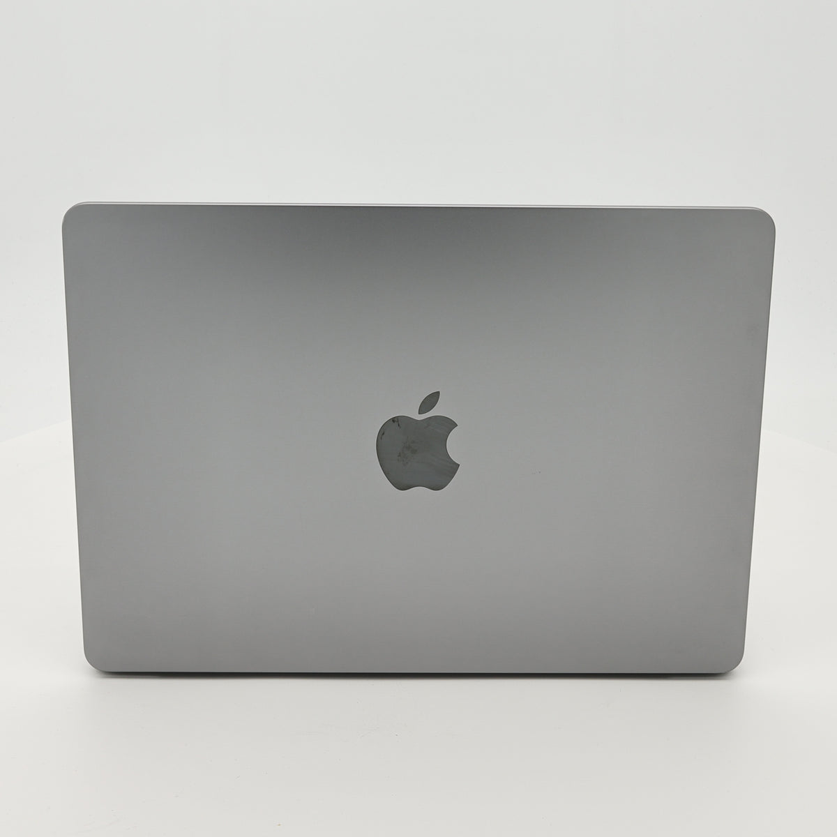 95新 Apple MacBook Air 22年 13寸 M2（8+8核） 8G RAM 256G SSD 深空灰色