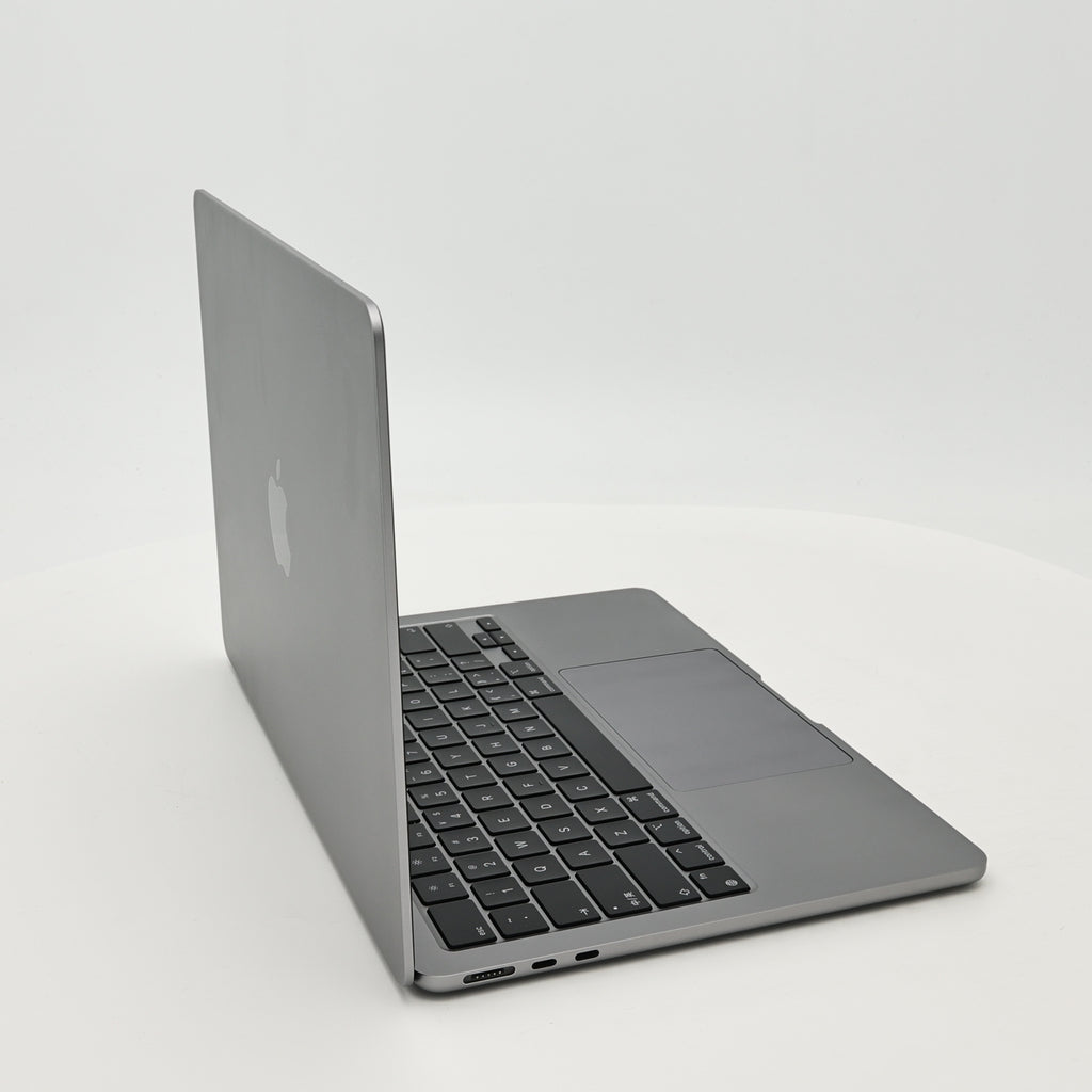 95新 Apple MacBook Air 22年 13寸 M2（8+8核） 8G RAM 256G SSD 深空灰色