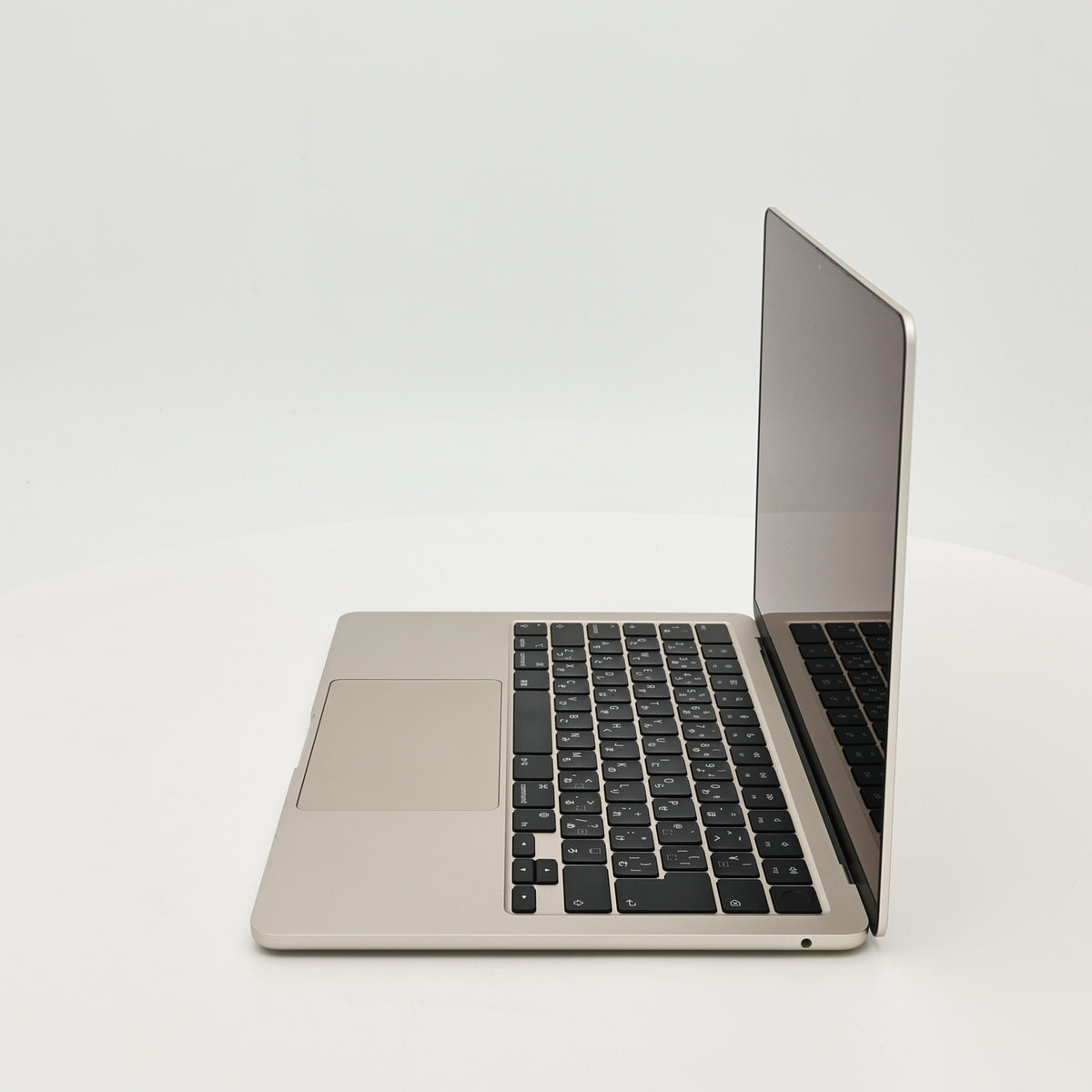95新 Apple MacBook Air 22年 13寸 M2（8+8核） 8G RAM 256G SSD 星光色