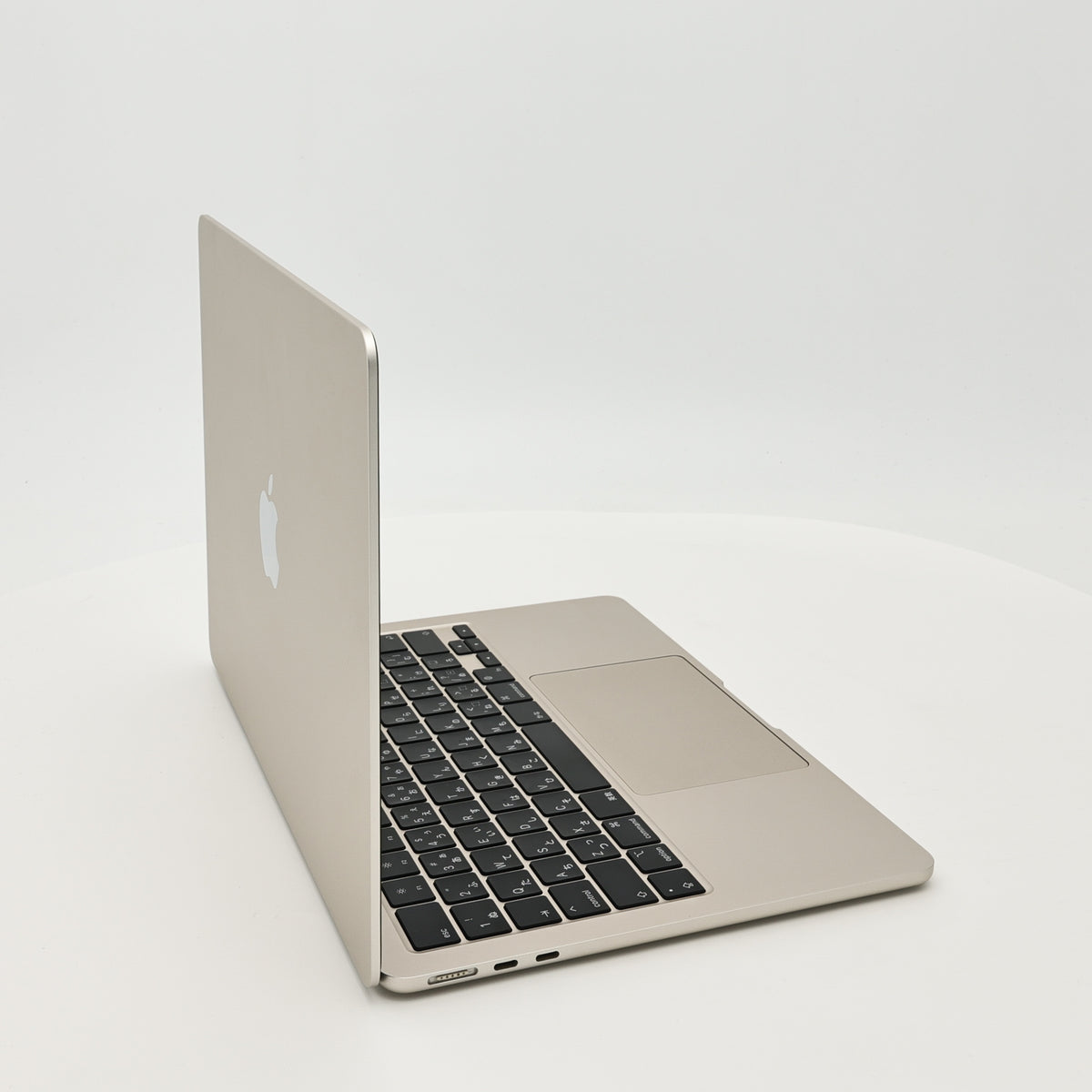 95新 Apple MacBook Air 22年 13寸 M2（8+8核） 8G RAM 256G SSD 星光色