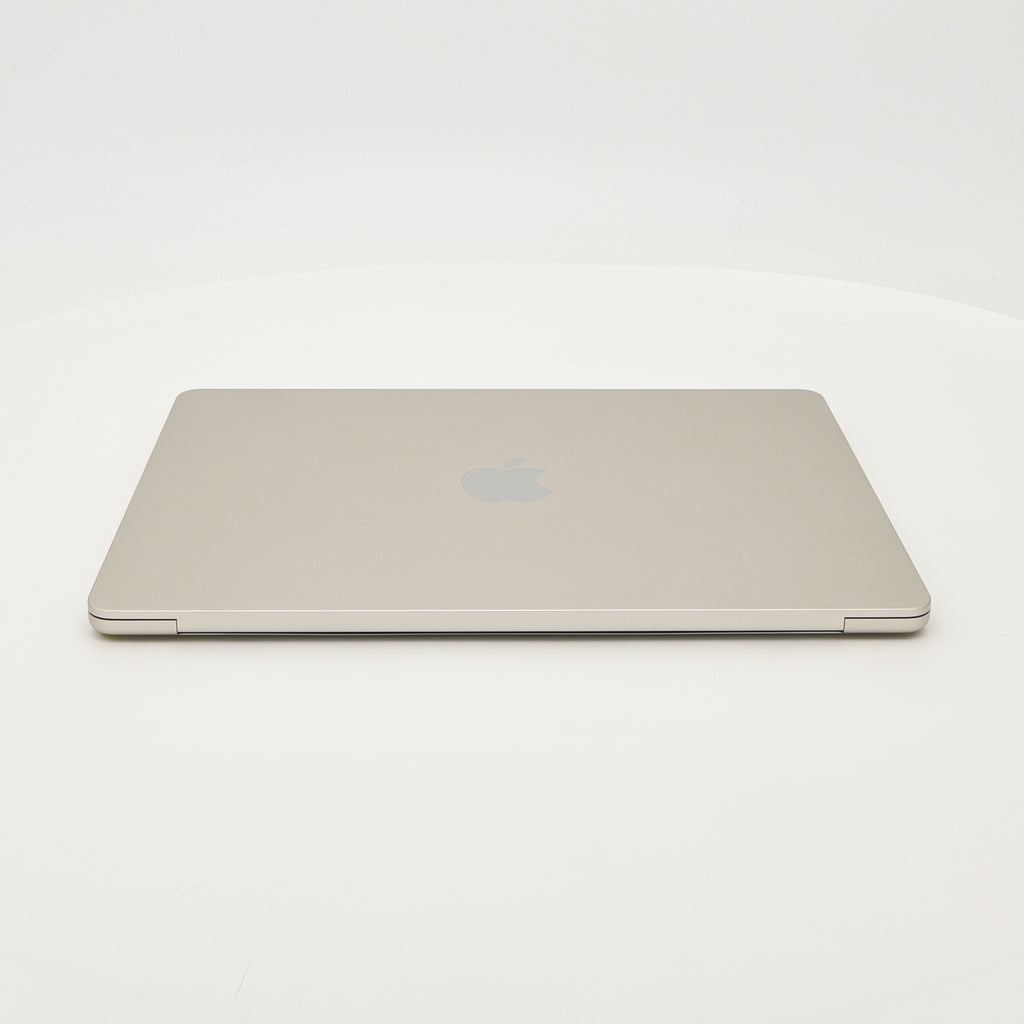 95新 Apple MacBook Air 22年 13寸 M2（8+8核） 8G RAM 256G SSD 星光色