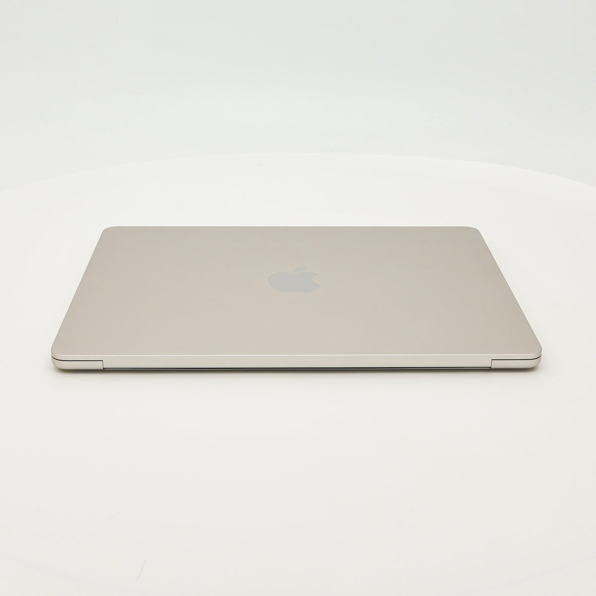 95新 Apple MacBook Air 22年 13寸 M2（8+8核） 8G RAM 256G SSD 星光色