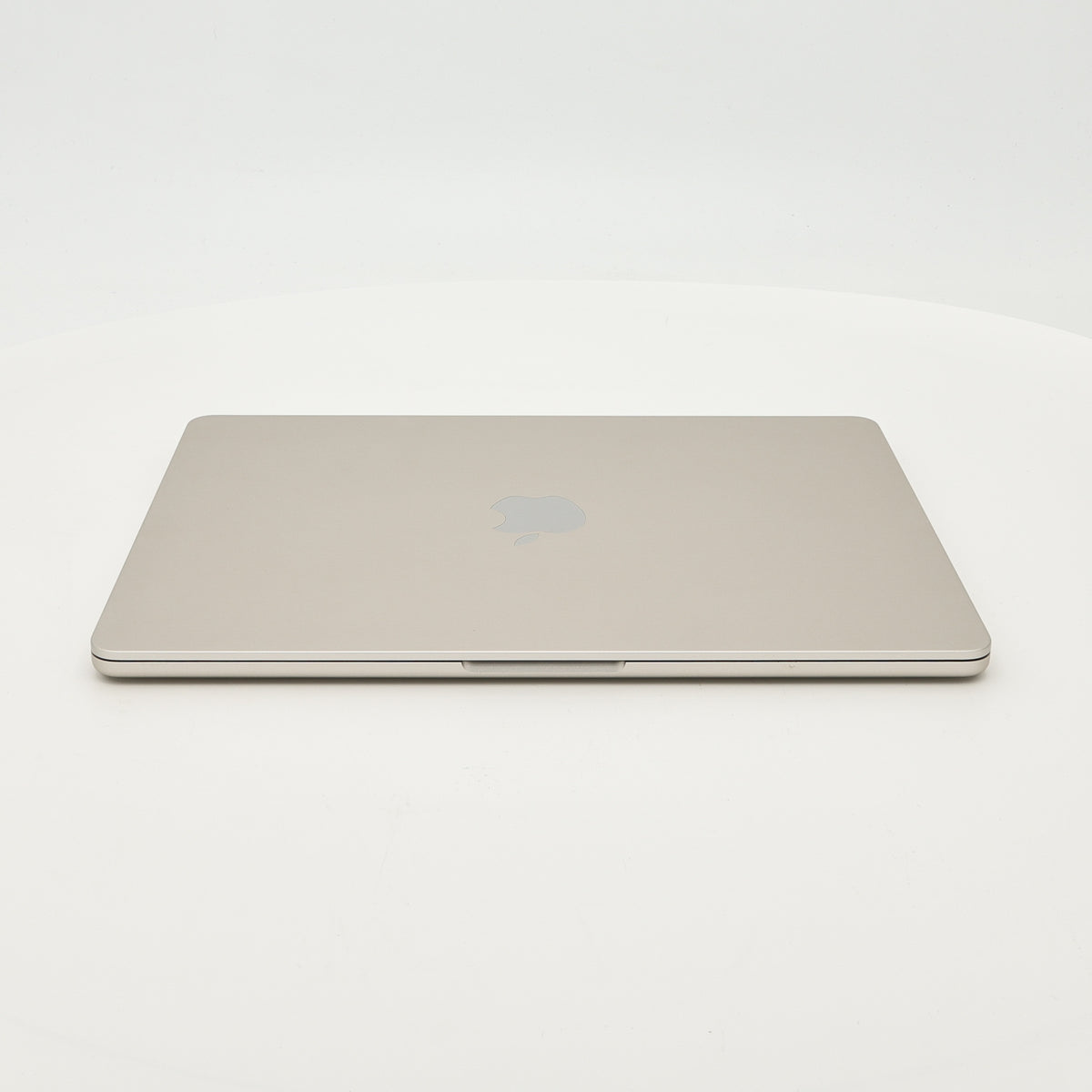 95新 Apple MacBook Air 22年 13寸 M2（8+8核） 8G RAM 256G SSD 星光色