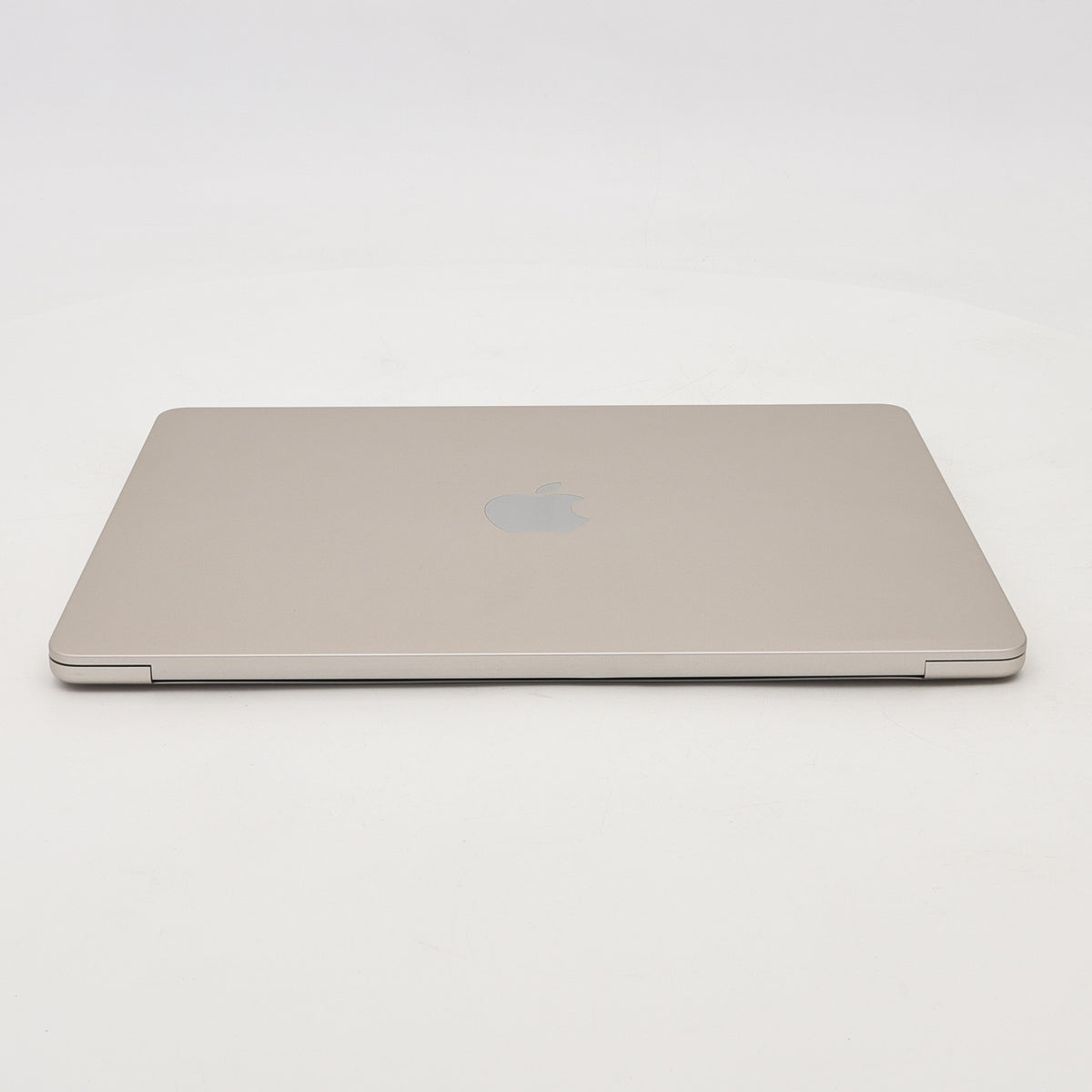 95新 Apple MacBook Air 22年 13寸 M2（8+8核） 8G RAM 256G SSD 星光色