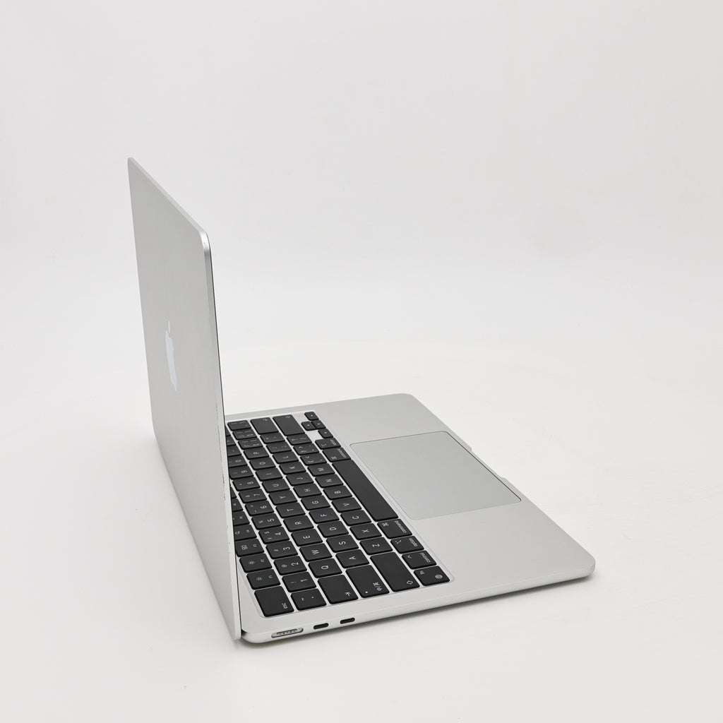 95新 Apple MacBook Air 24年 13寸 M3（8+10核） 8G RAM 512G SSD 銀色