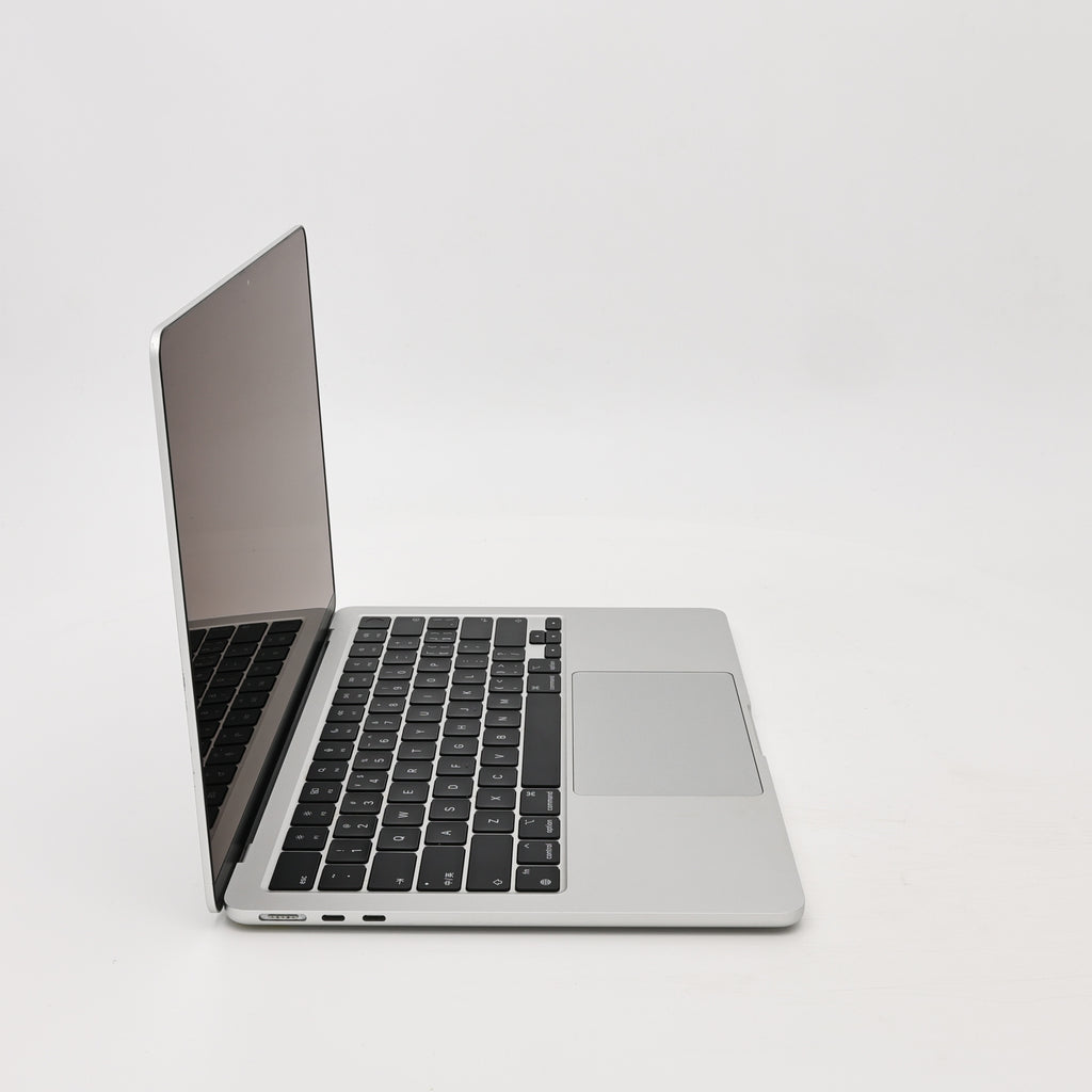 95新 Apple MacBook Air 24年 13寸 M3（8+10核） 8G RAM 512G SSD 銀色