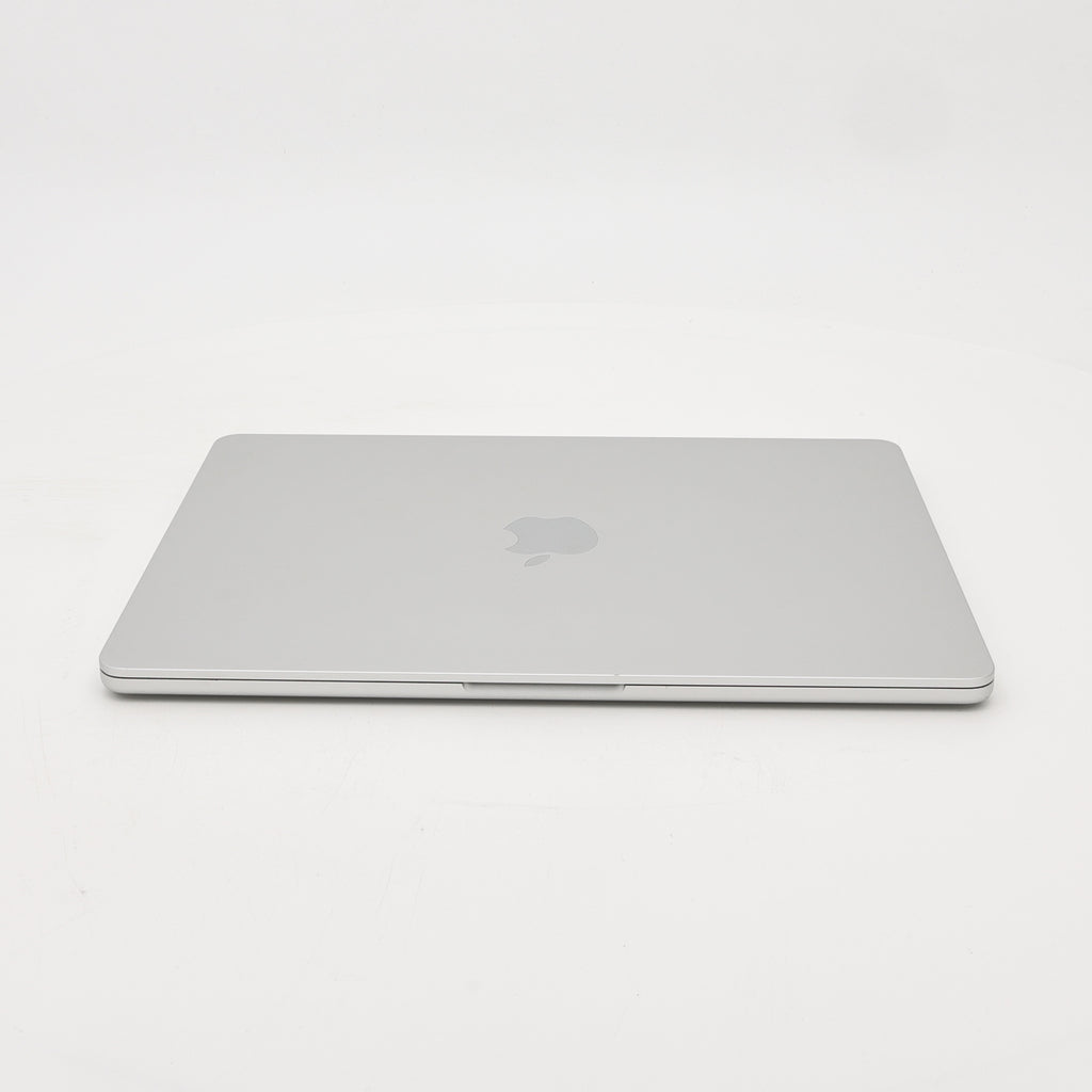 95新 Apple MacBook Air 24年 13寸 M3（8+10核） 8G RAM 512G SSD 銀色