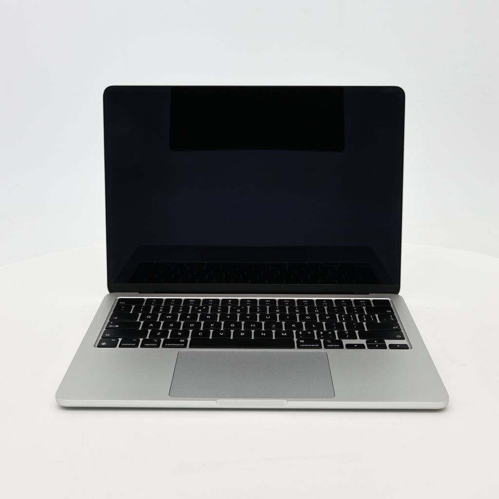95新 Apple MacBook Air 22年 13寸 M2（8+8核） 8G RAM 256G SSD 銀色