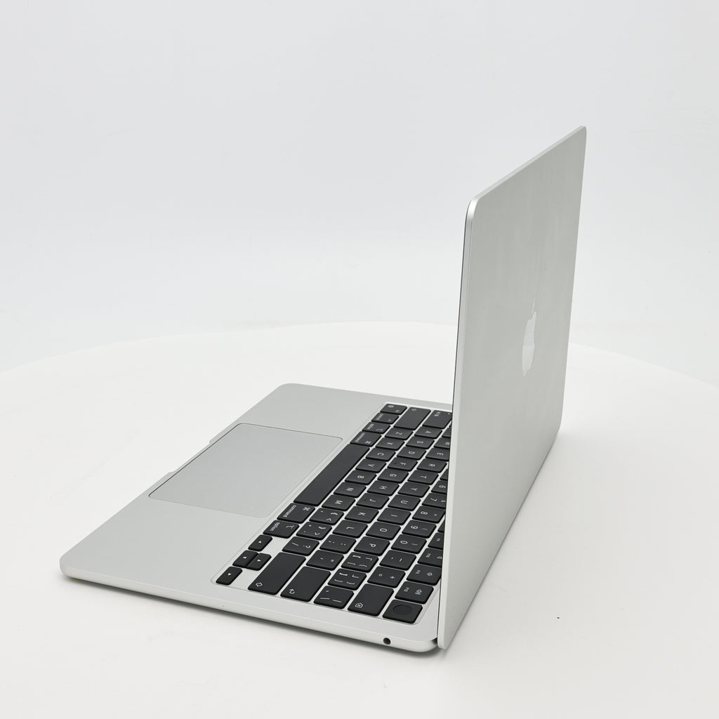 95新 Apple MacBook Air 22年 13寸 M2（8+8核） 8G RAM 256G SSD 銀色