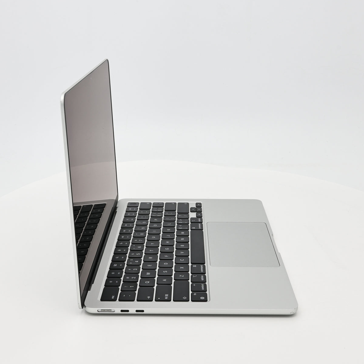 95新 Apple MacBook Air 22年 13寸 M2（8+8核） 8G RAM 256G SSD 銀色