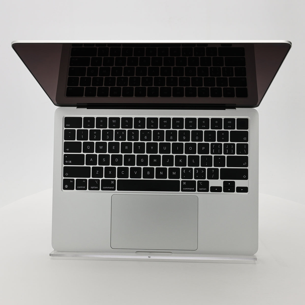 95新 Apple MacBook Air 22年 13寸 M2（8+8核） 8G RAM 256G SSD 銀色
