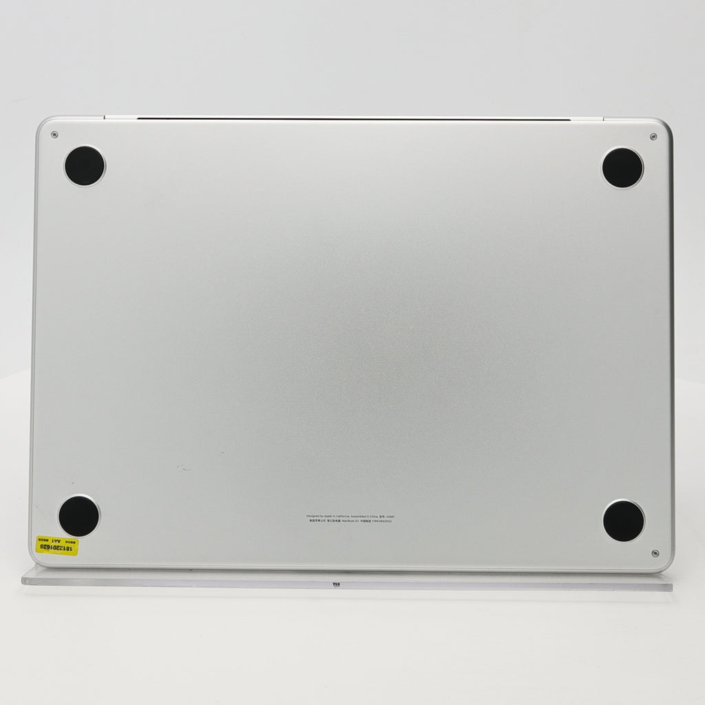 95新 Apple MacBook Air 22年 13寸 M2（8+8核） 8G RAM 256G SSD 銀色