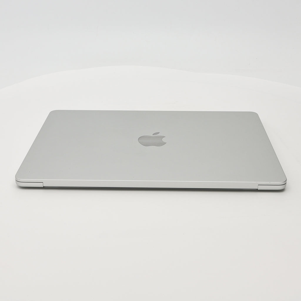 95新 Apple MacBook Air 22年 13寸 M2（8+8核） 8G RAM 256G SSD 銀色