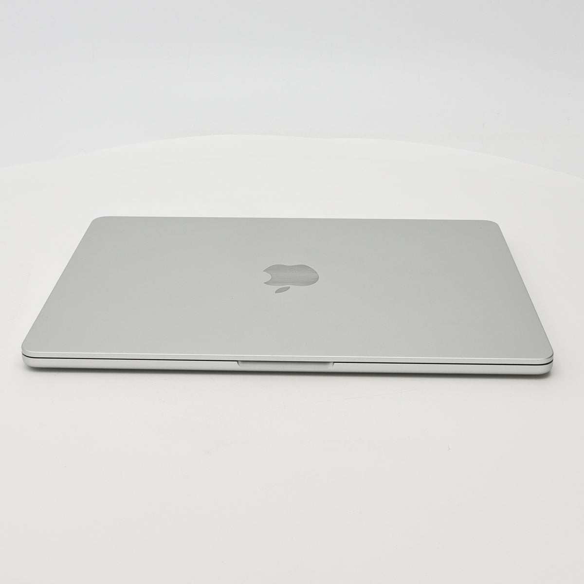 95新 Apple MacBook Air 22年 13寸 M2（8+8核） 8G RAM 256G SSD 銀色