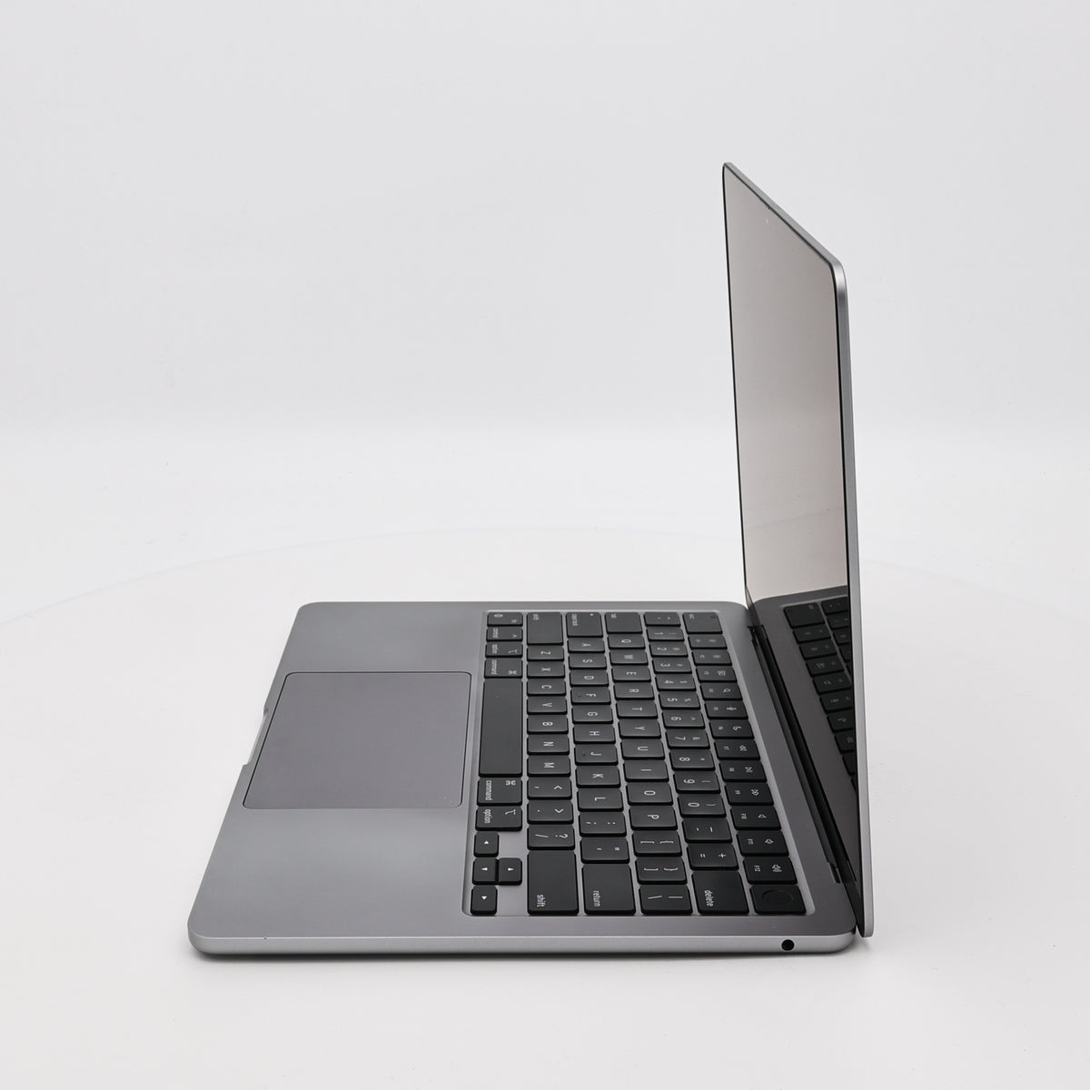 95新 Apple MacBook Air 22年 13寸 M2（8+8核） 8G RAM 256G SSD 深空灰色
