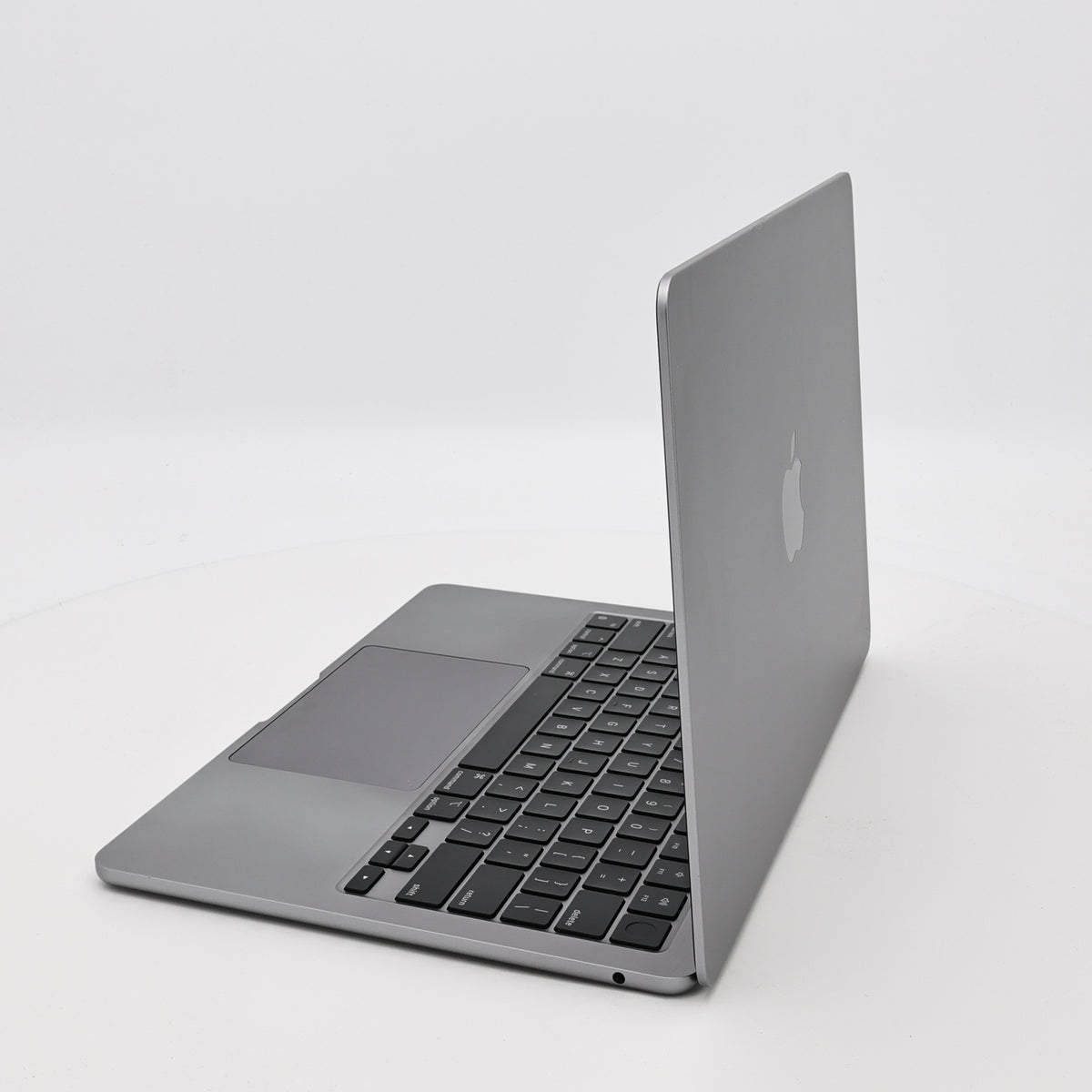 95新 Apple MacBook Air 22年 13寸 M2（8+8核） 8G RAM 256G SSD 深空灰色