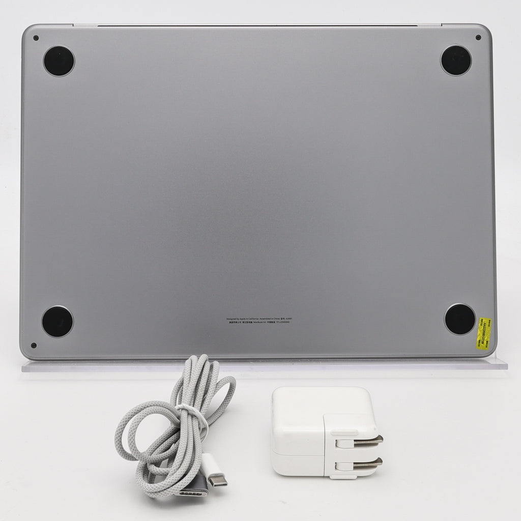 95新 Apple MacBook Air 22年 13寸 M2（8+8核） 8G RAM 256G SSD 深空灰色