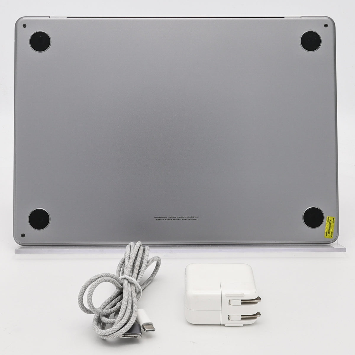 95新 Apple MacBook Air 22年 13寸 M2（8+8核） 8G RAM 256G SSD 深空灰色