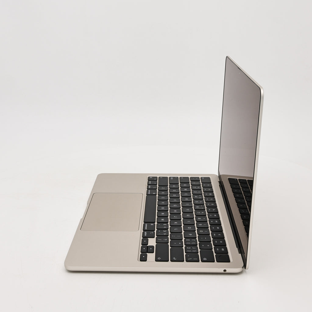 95新 Apple MacBook Air 22年 13寸 M2（8+8核） 8G RAM 256G SSD 星光色