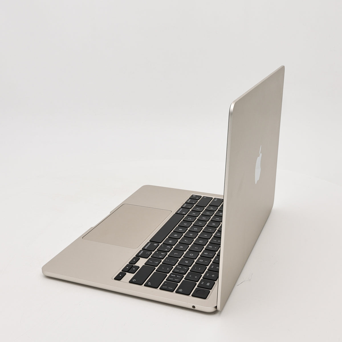 95新 Apple MacBook Air 22年 13寸 M2（8+8核） 8G RAM 256G SSD 星光色