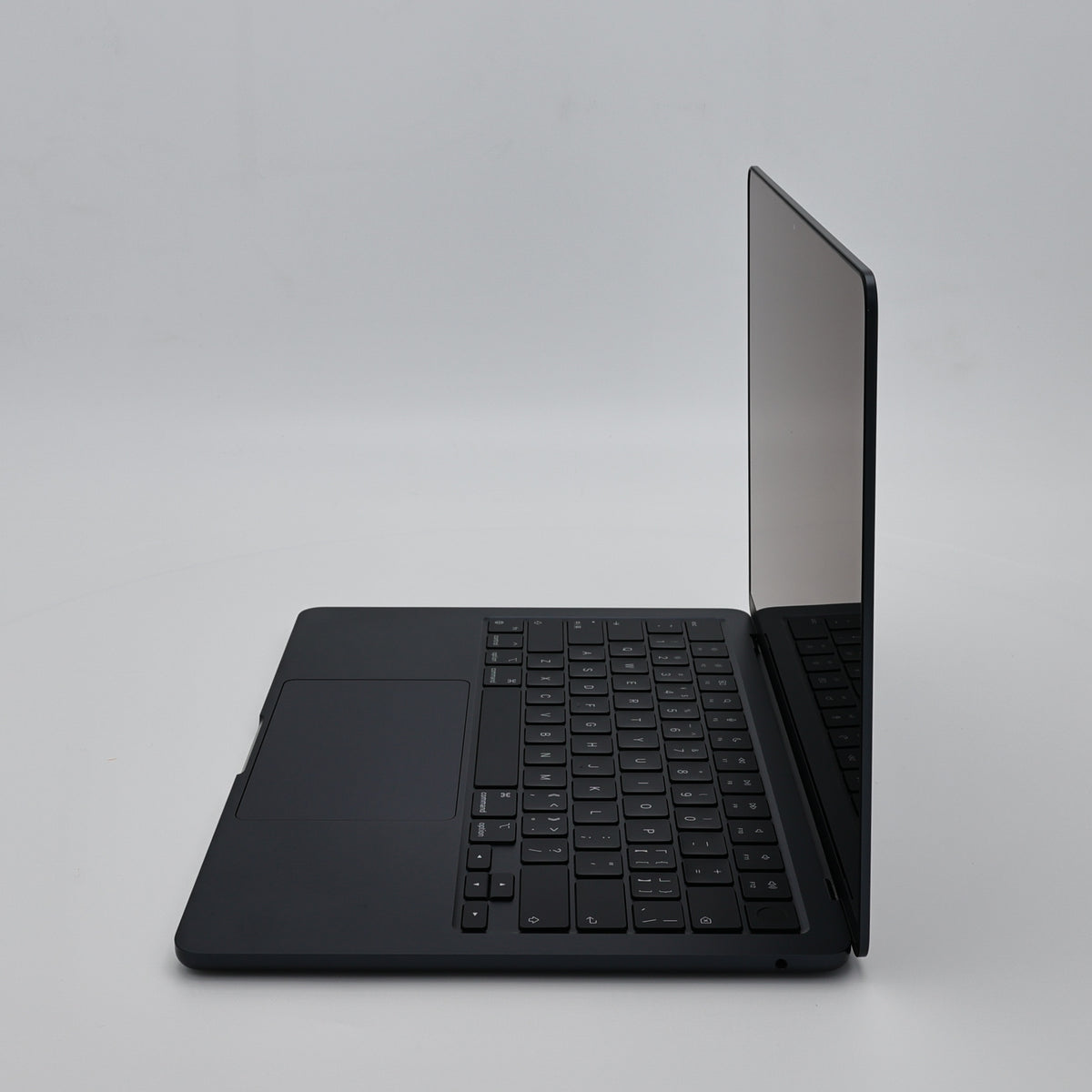 95新 Apple MacBook Air 22年 13寸 M2（8+8核） 8G RAM 256G SSD 午夜色