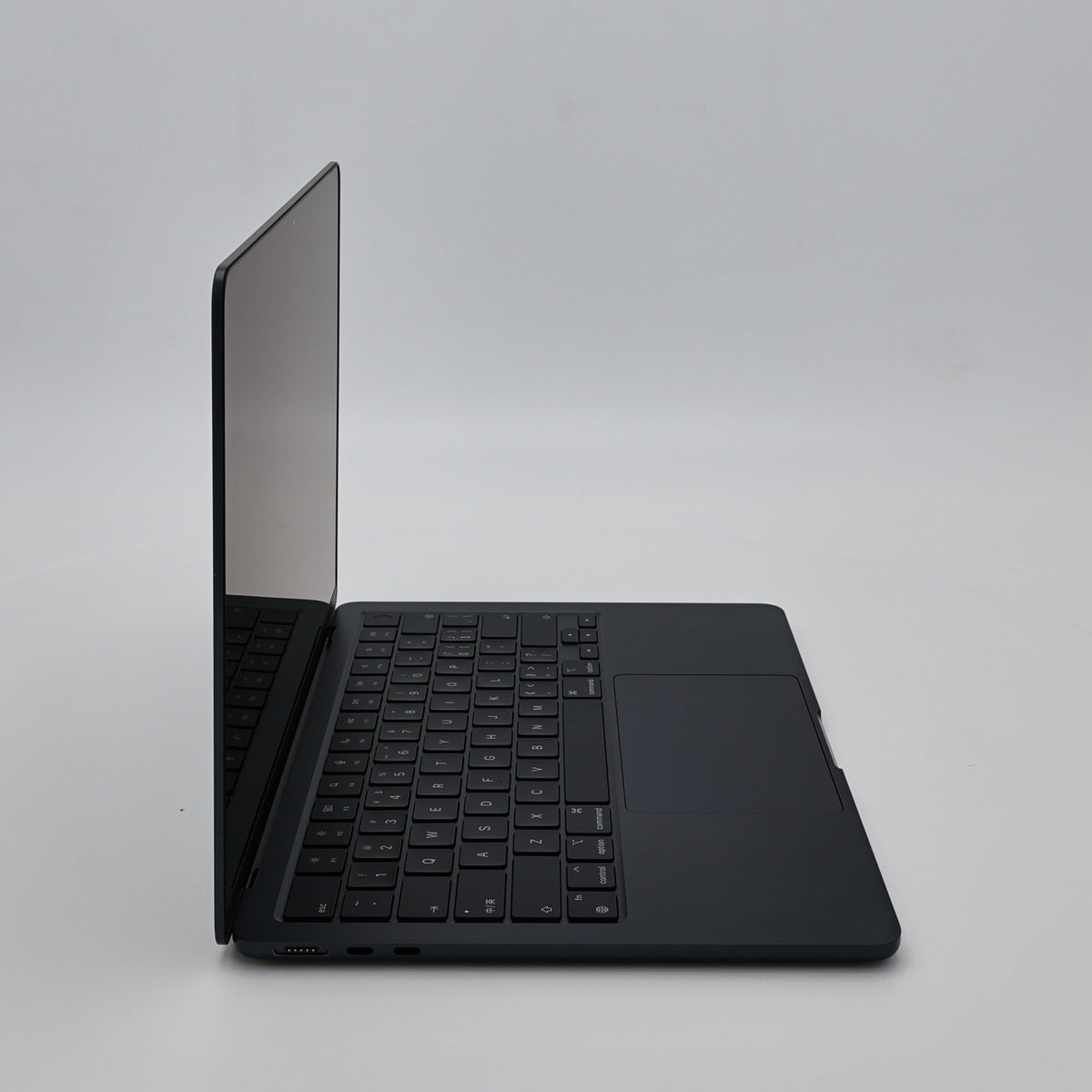 95新 Apple MacBook Air 22年 13寸 M2（8+8核） 8G RAM 256G SSD 午夜色