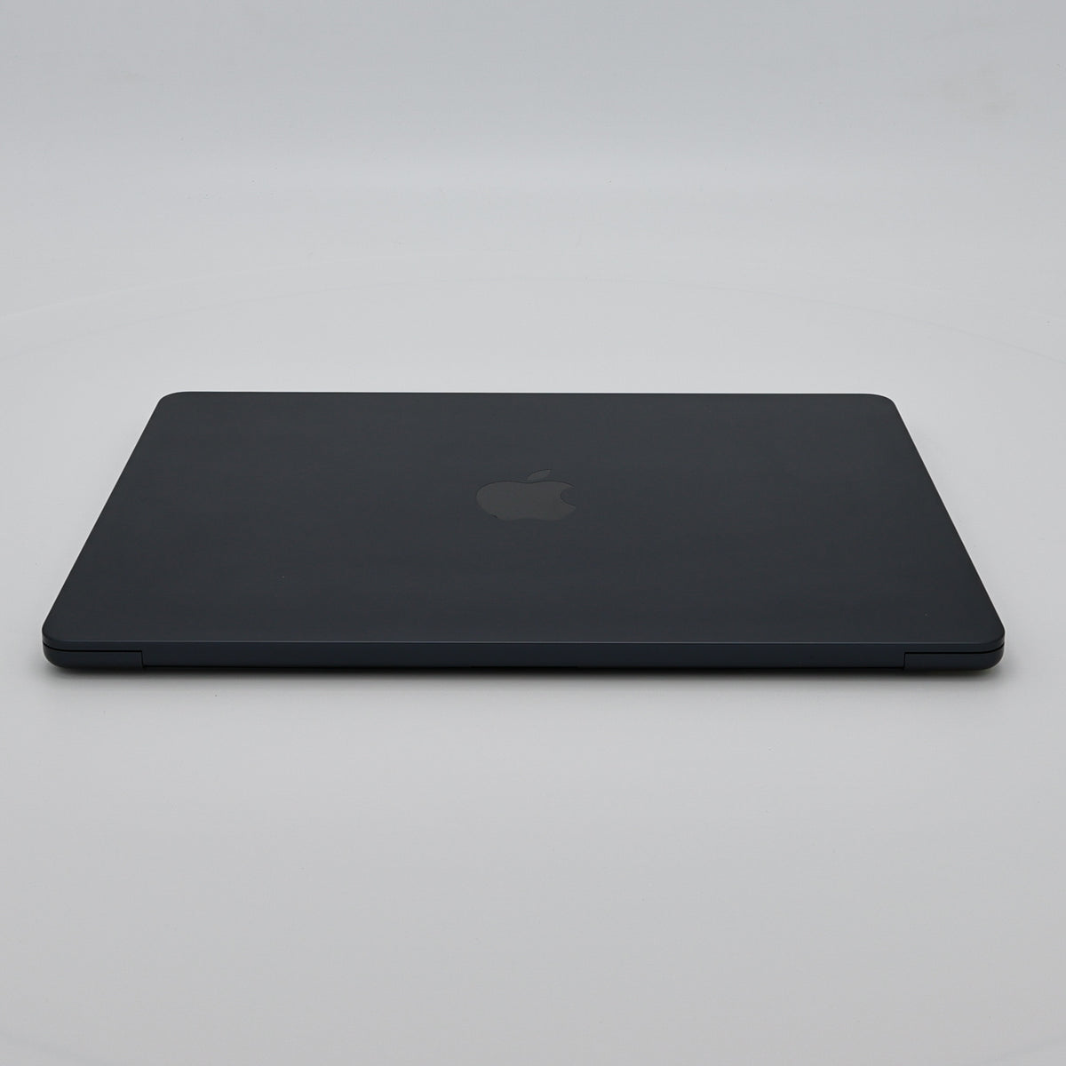 95新 Apple MacBook Air 22年 13寸 M2（8+8核） 8G RAM 256G SSD 午夜色