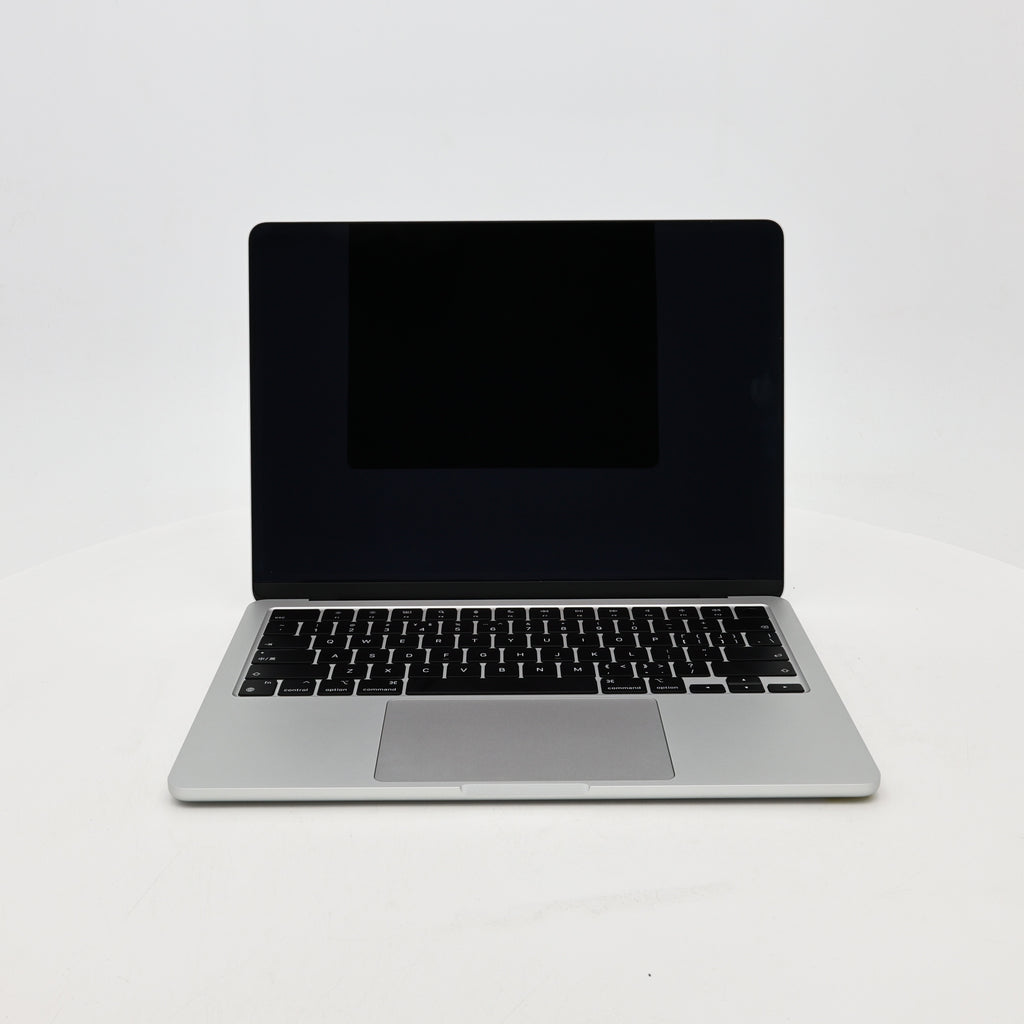 95新 Apple MacBook Air 22年 13寸 M2（8+8核） 8G RAM 256G SSD 銀色