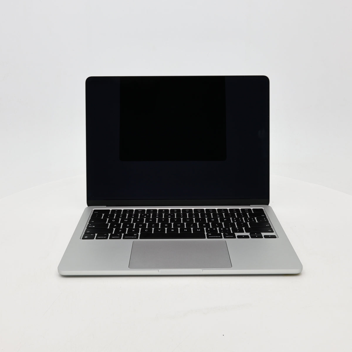 95新 Apple MacBook Air 22年 13寸 M2（8+8核） 8G RAM 256G SSD 銀色