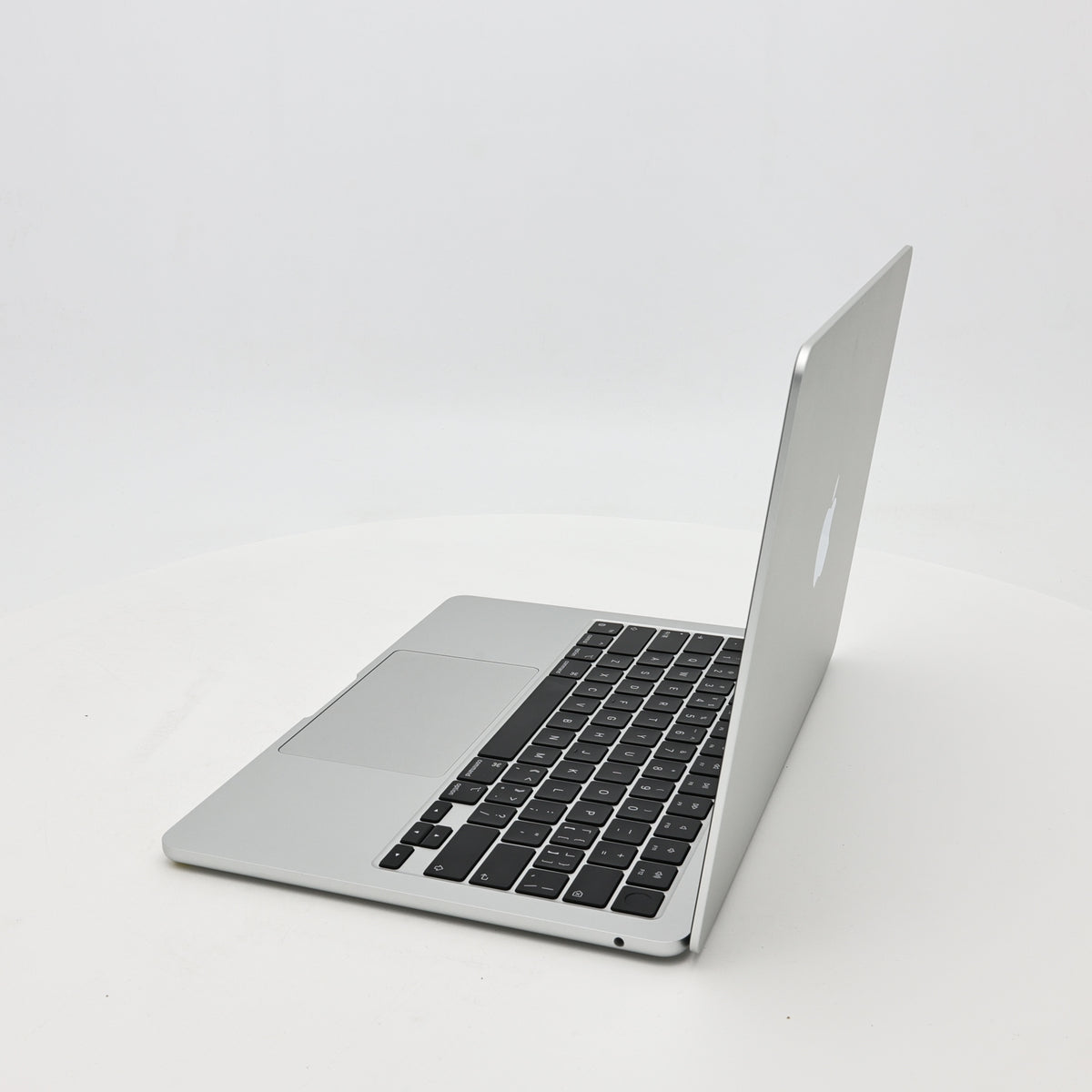 95新 Apple MacBook Air 22年 13寸 M2（8+8核） 8G RAM 256G SSD 銀色