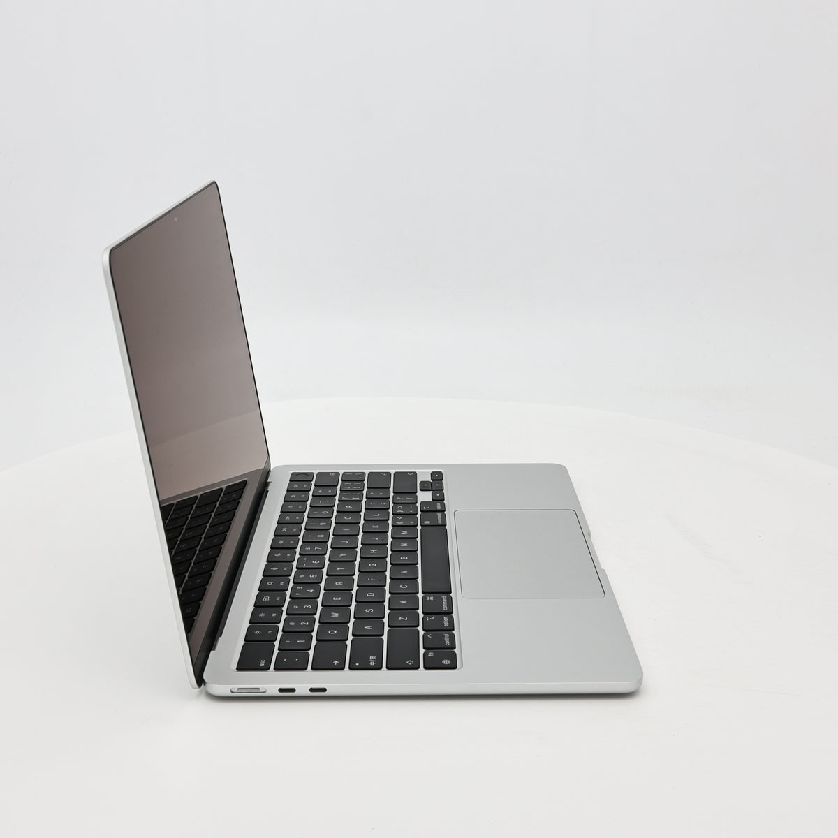 95新 Apple MacBook Air 22年 13寸 M2（8+8核） 8G RAM 256G SSD 銀色