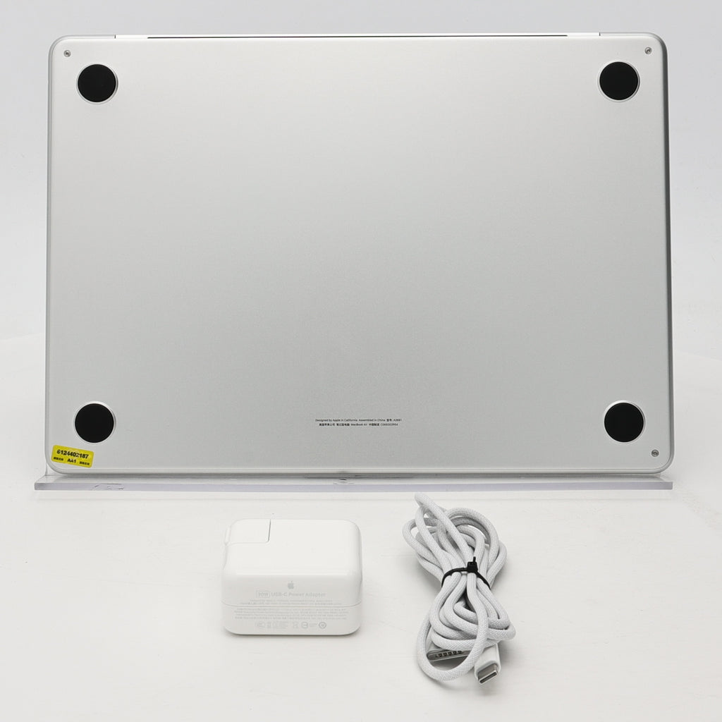 95新 Apple MacBook Air 22年 13寸 M2（8+8核） 8G RAM 256G SSD 銀色