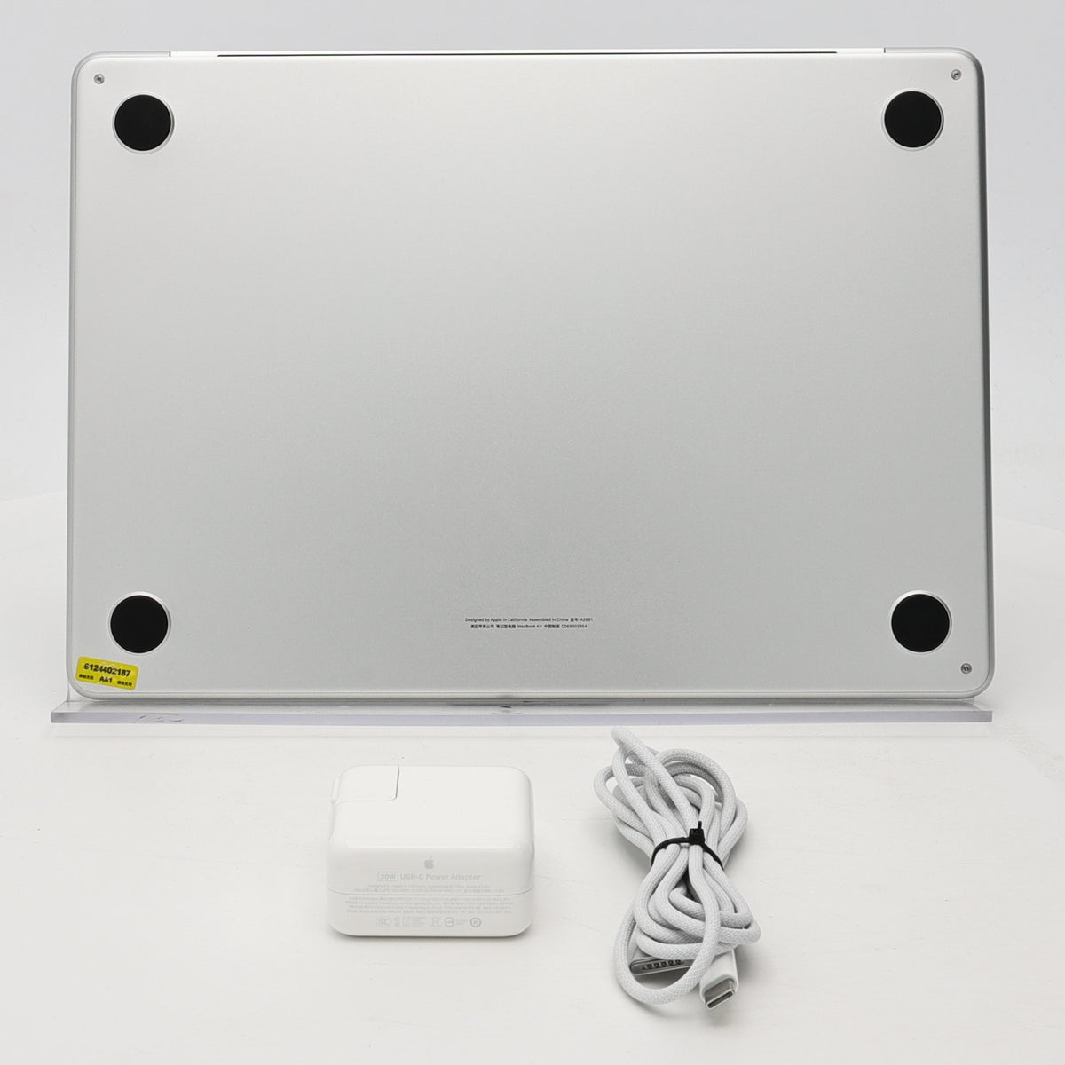 95新 Apple MacBook Air 22年 13寸 M2（8+8核） 8G RAM 256G SSD 銀色